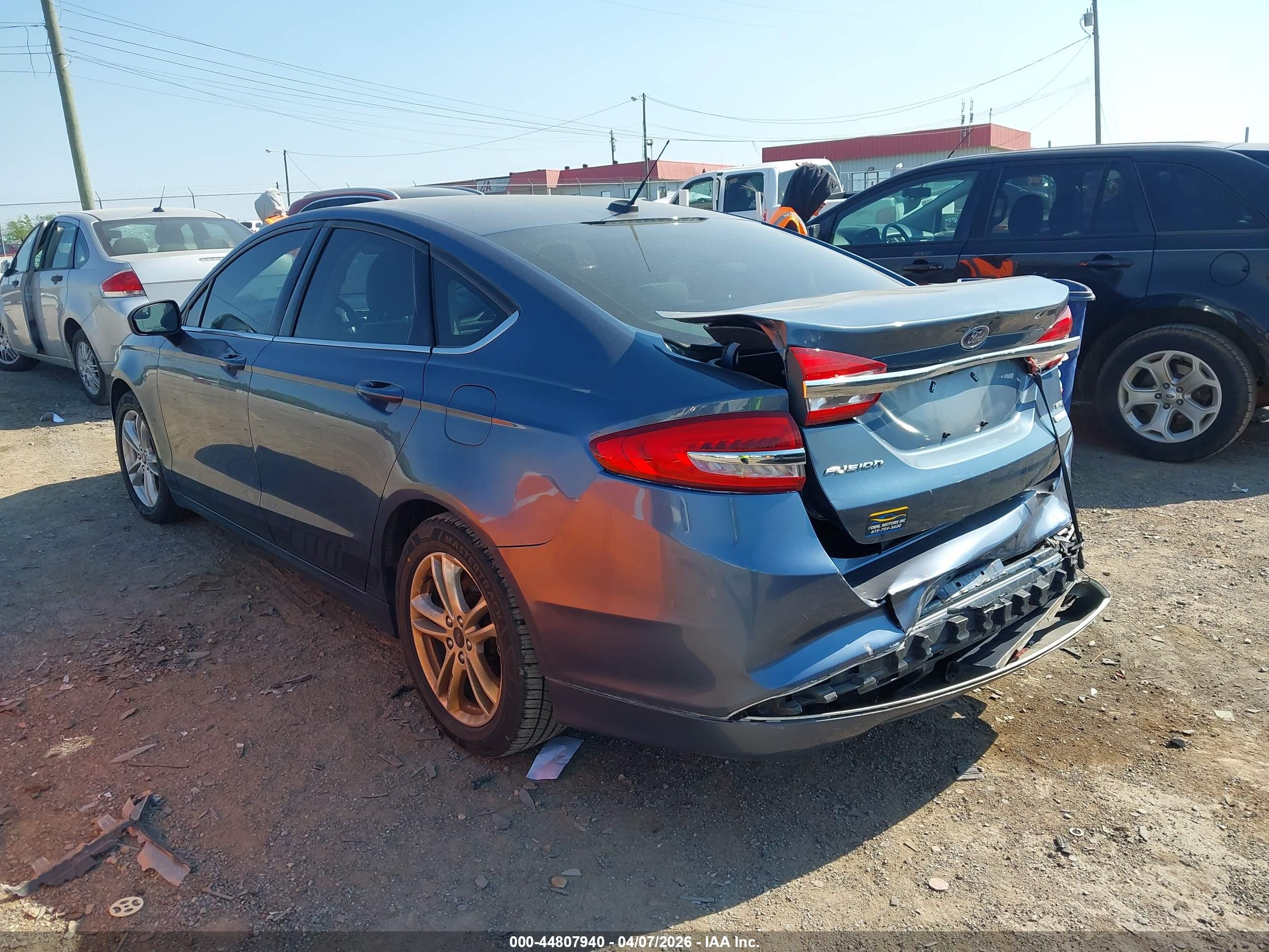 FORD FUSION image 3