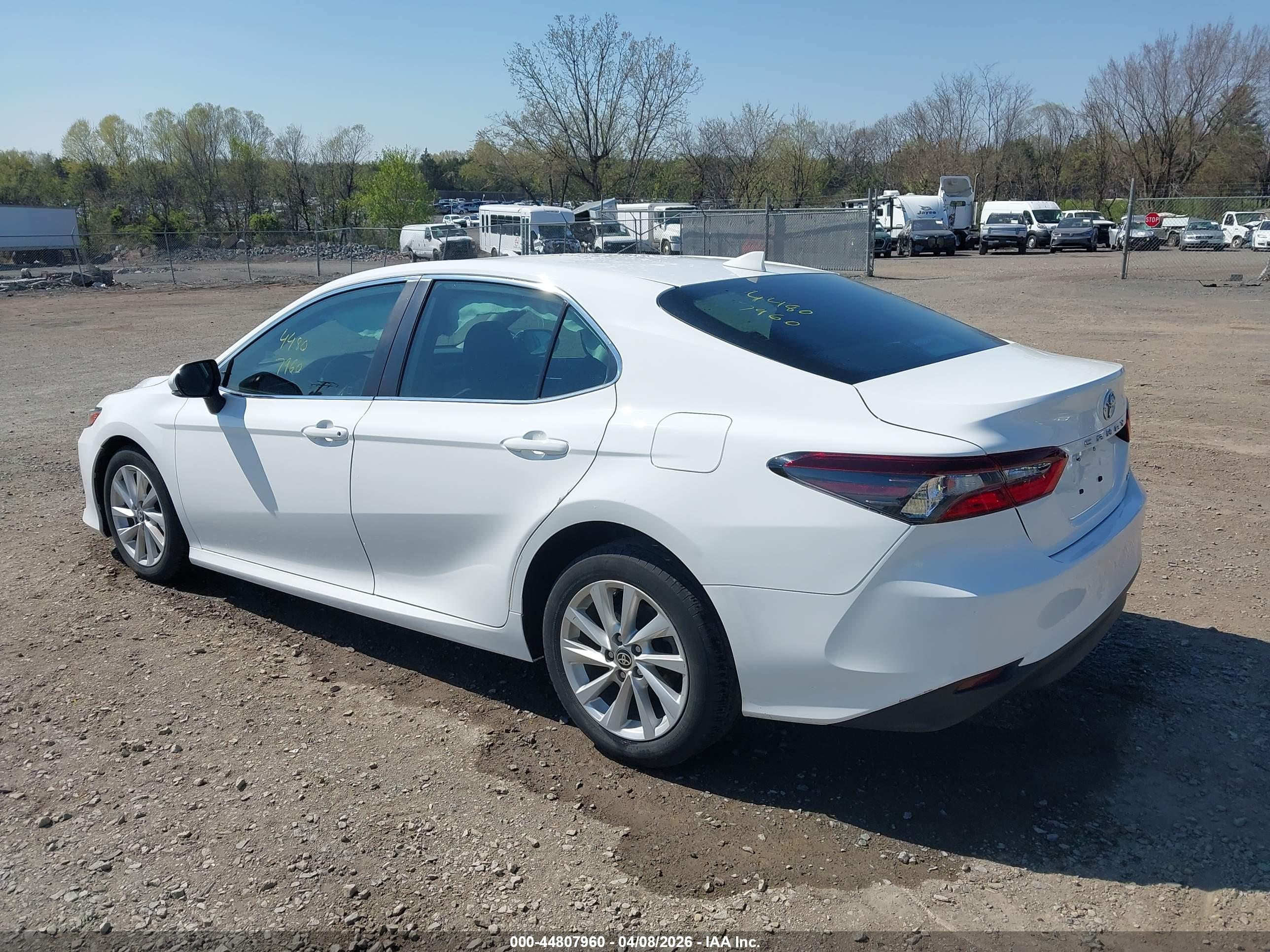 TOYOTA CAMRY image 3