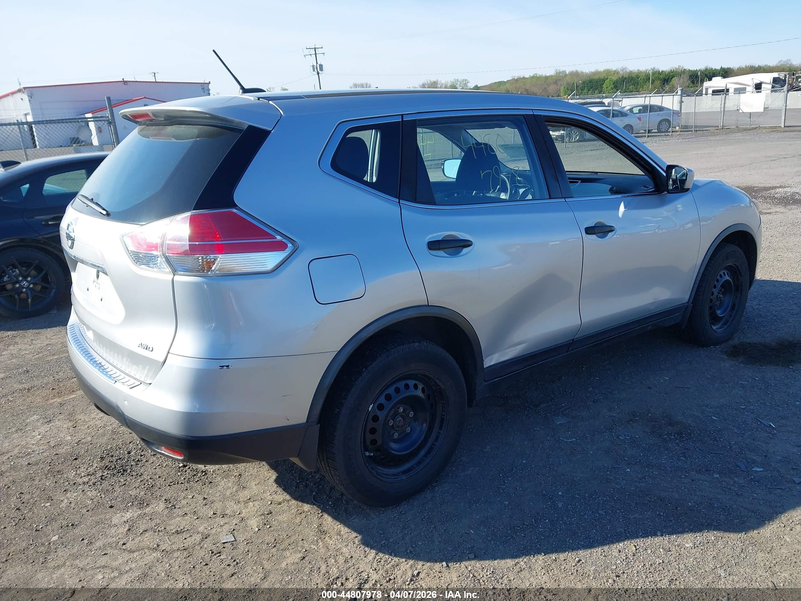 NISSAN ROGUE image 4