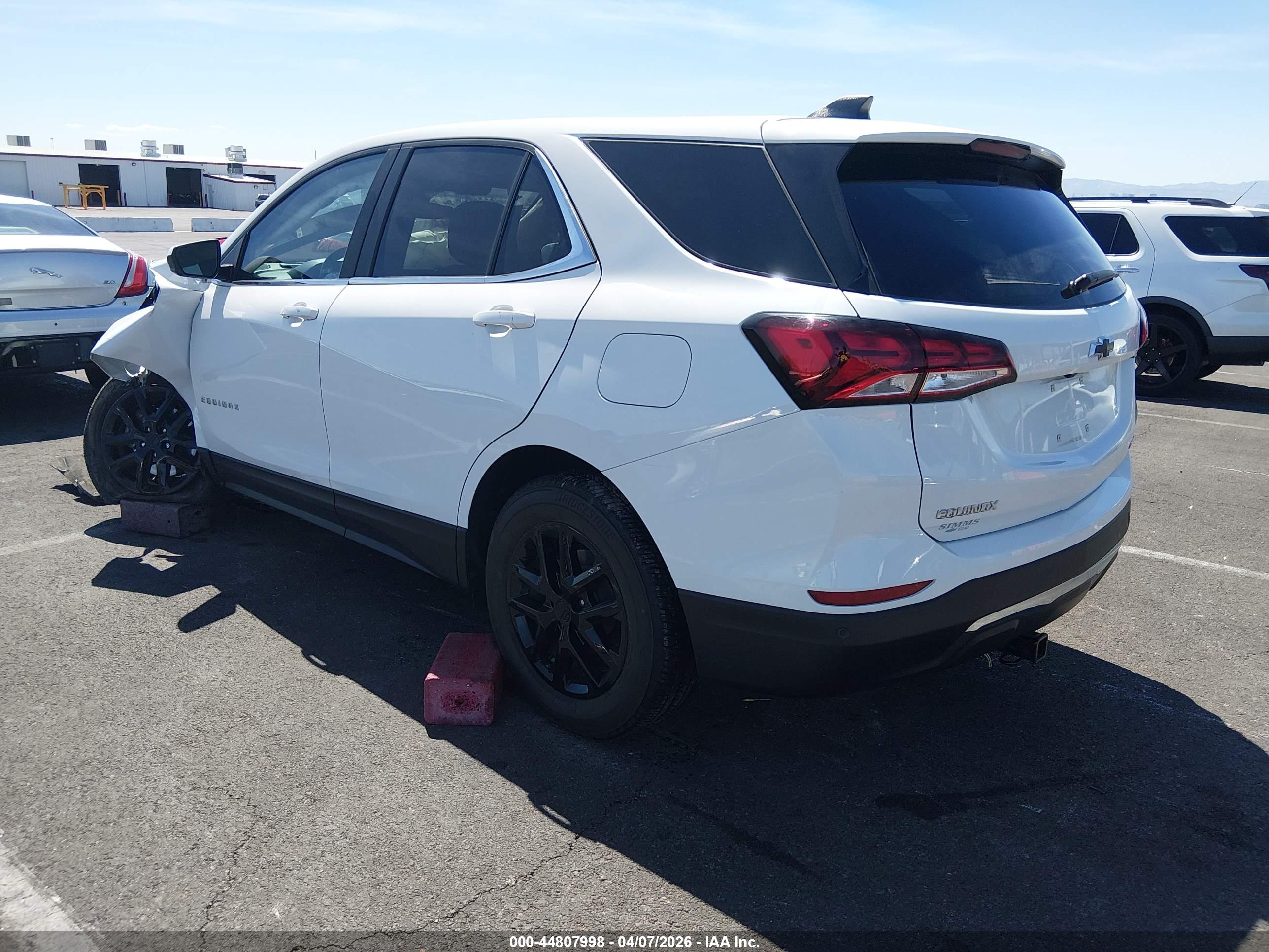 CHEVROLET EQUINOX image 3