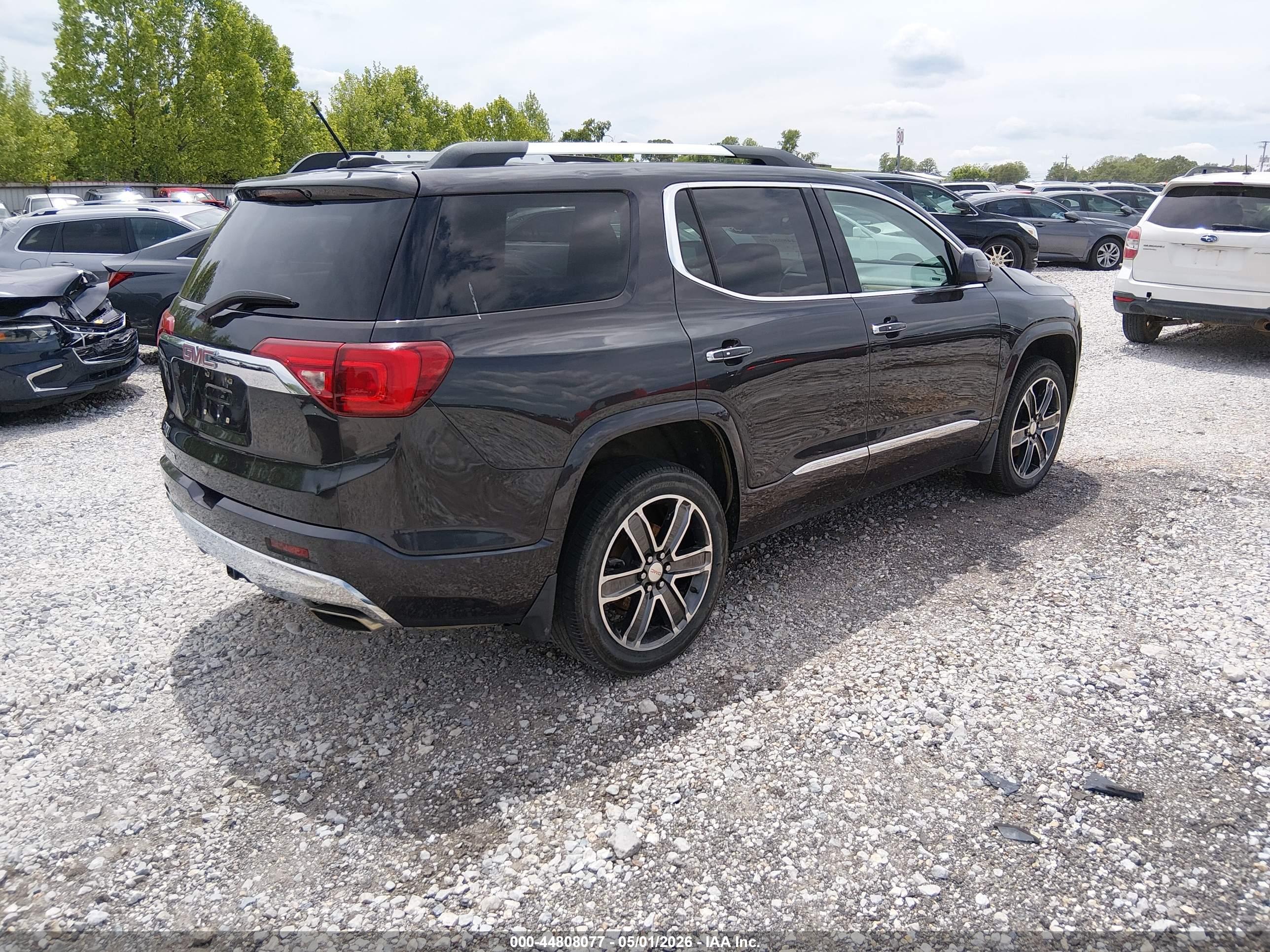 GMC ACADIA image 4