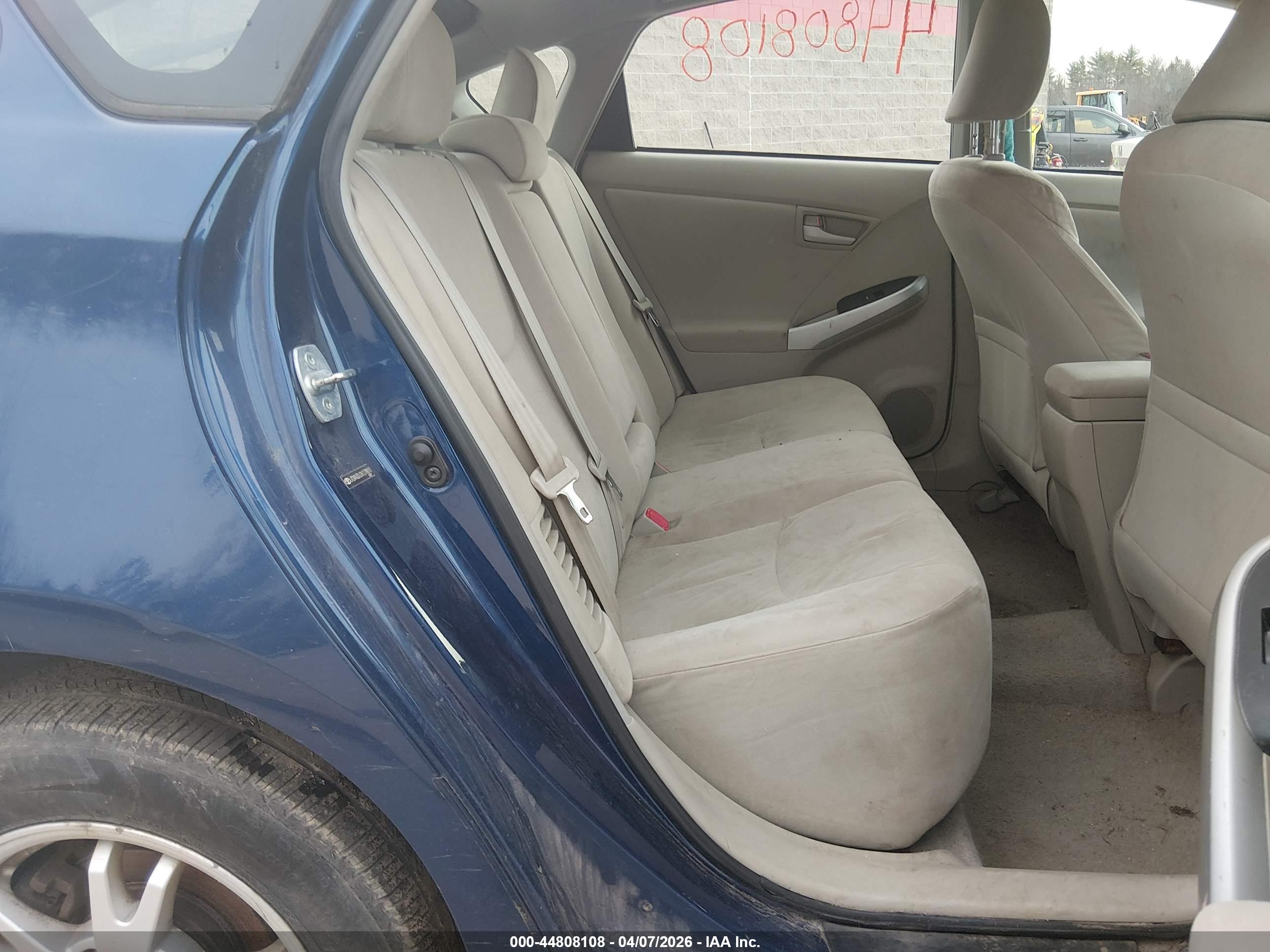 TOYOTA PRIUS image 8