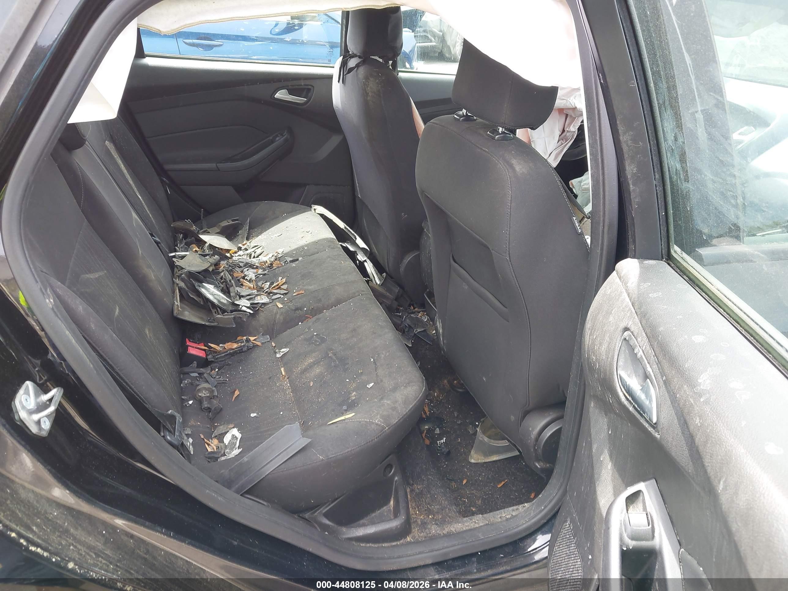 FORD FOCUS image 8