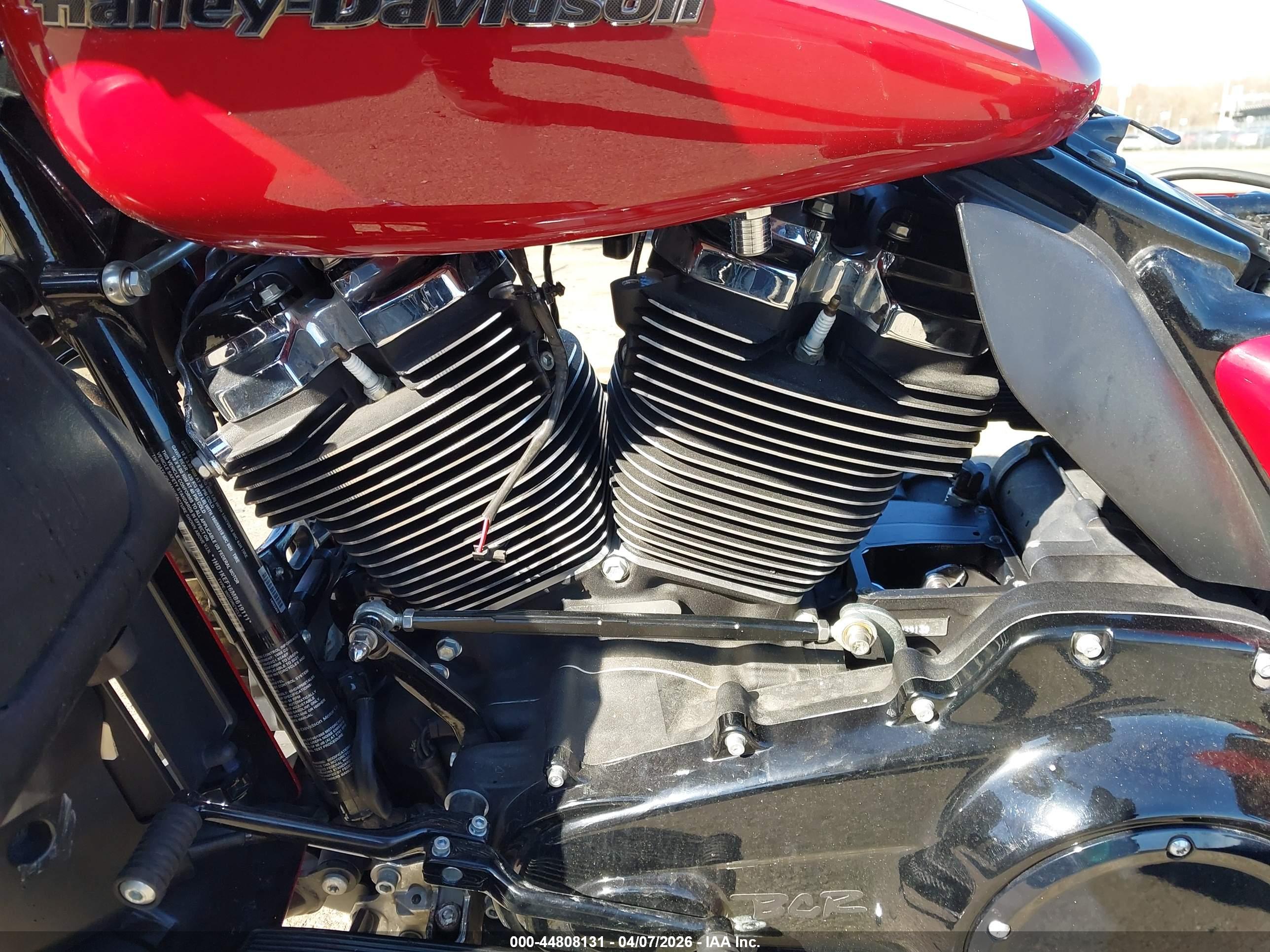 HARLEY-DAVIDSON FLHTK image 9