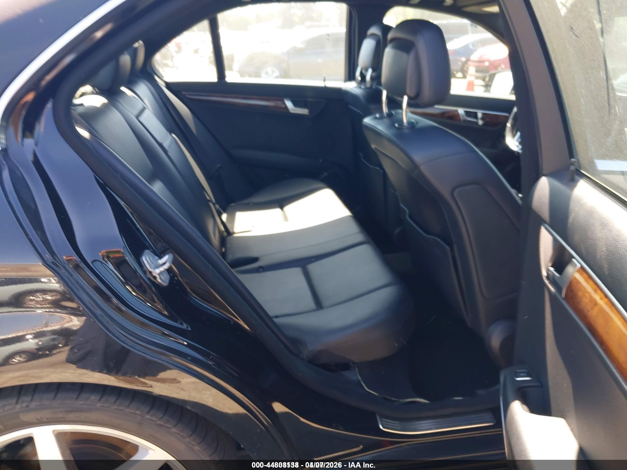 MERCEDES-BENZ C image 8