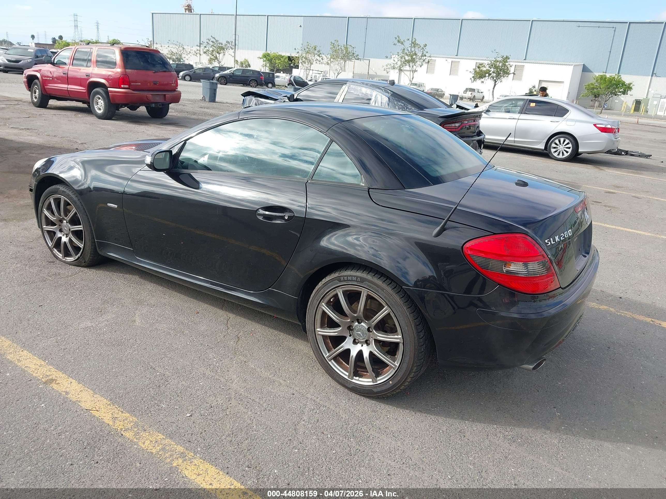 MERCEDES-BENZ SLK image 3