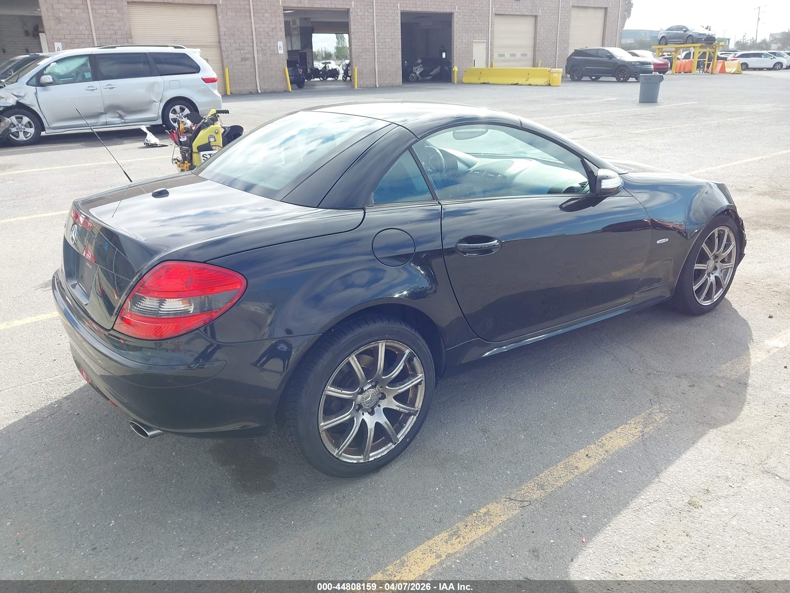 MERCEDES-BENZ SLK image 4