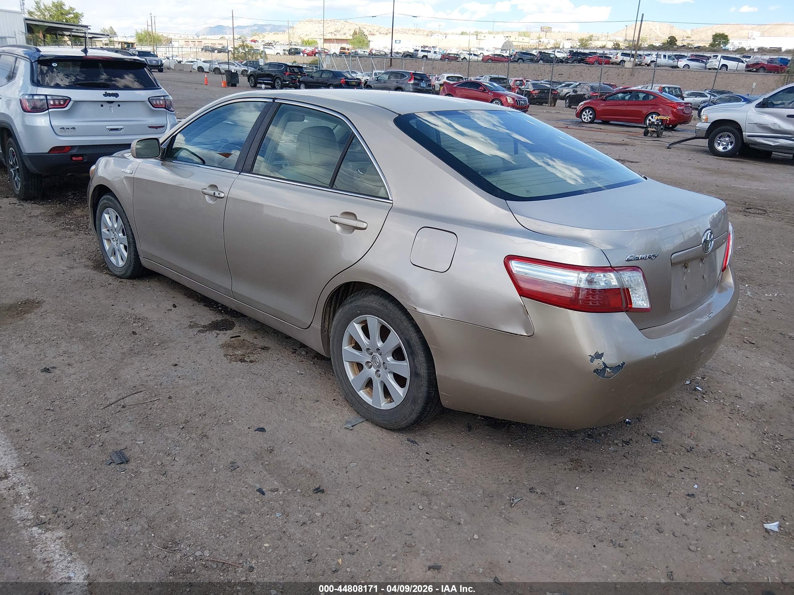 TOYOTA CAMRY image 3