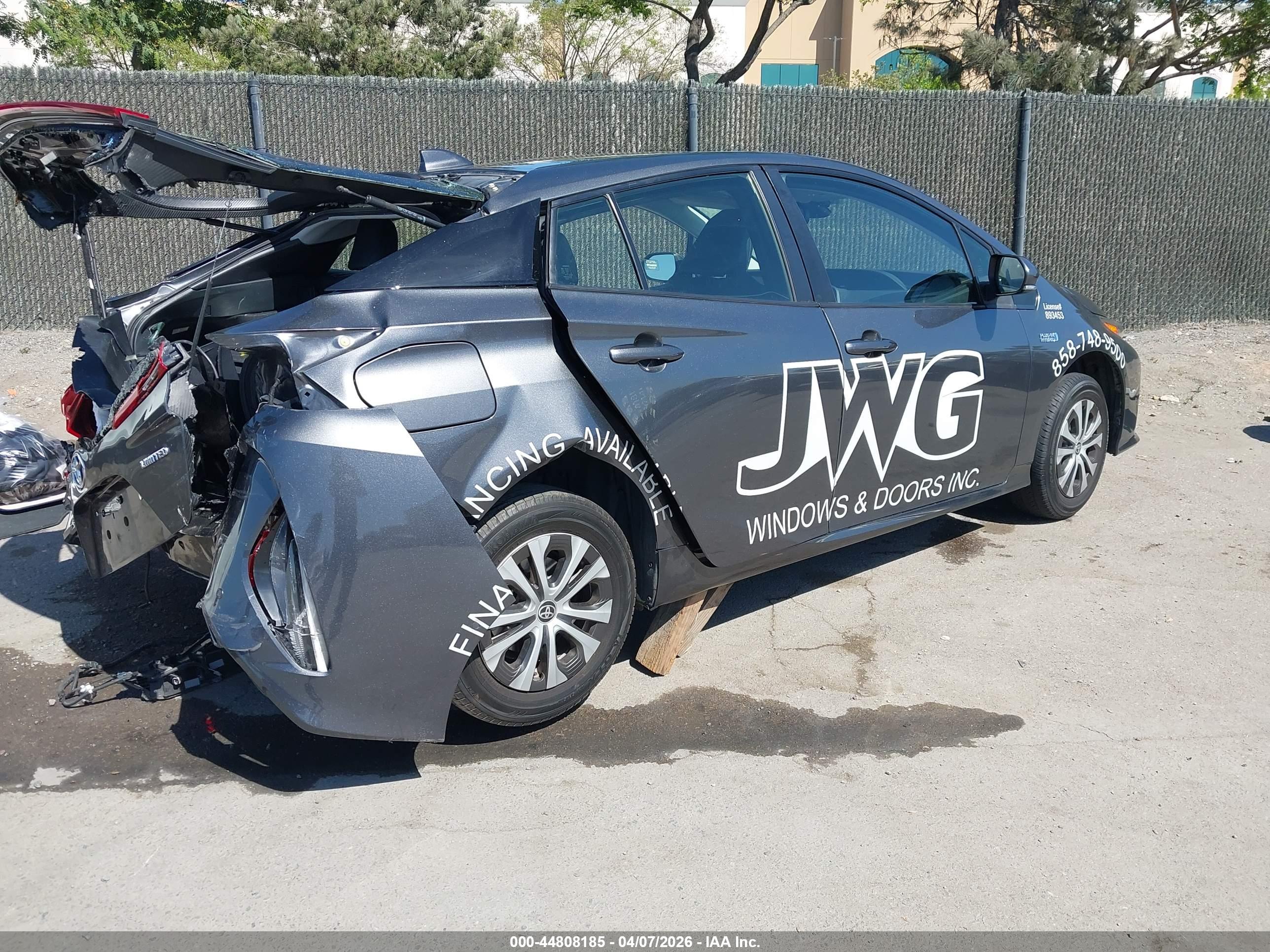 TOYOTA PRIUS image 4