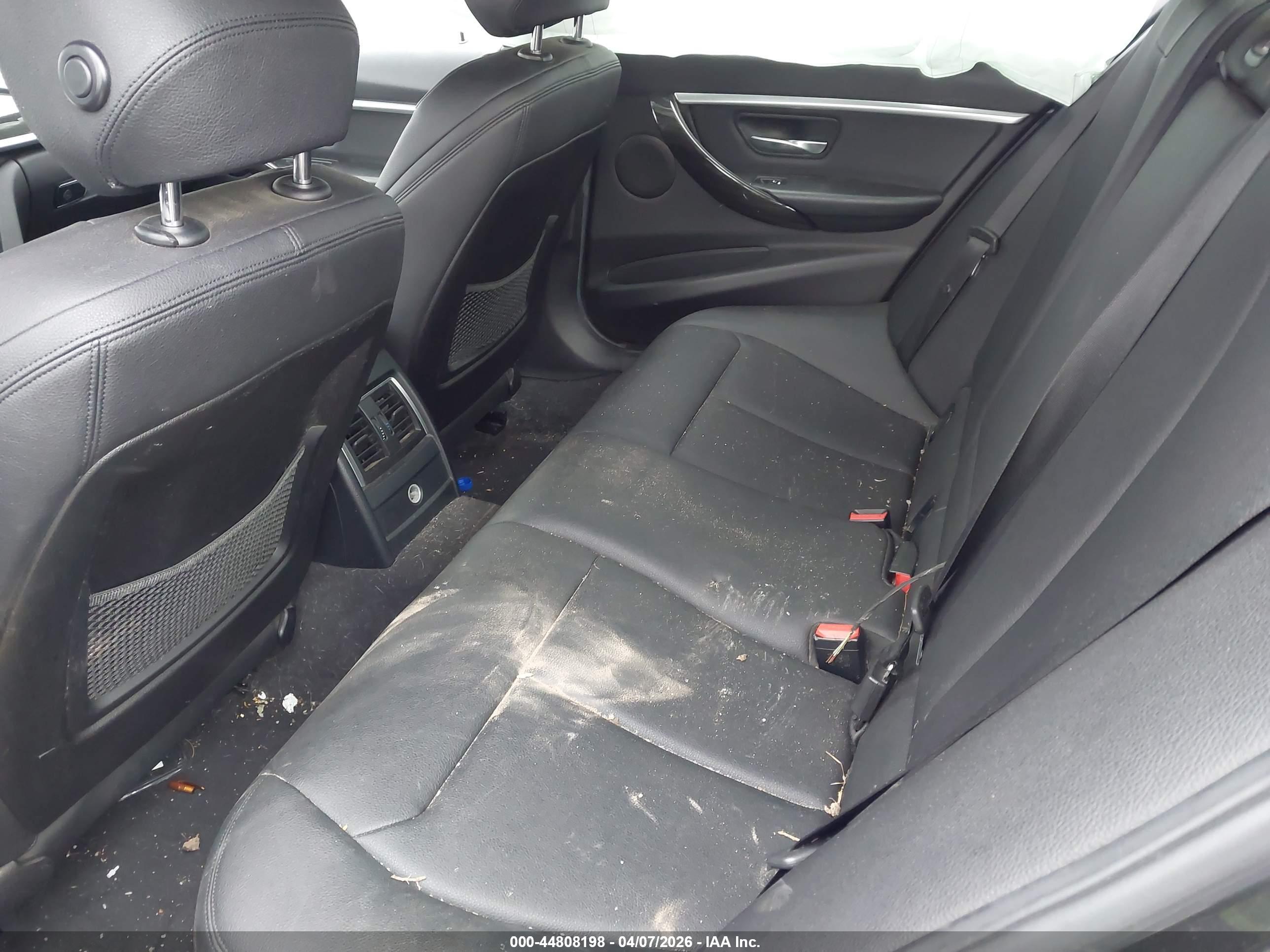 BMW 330I image 8