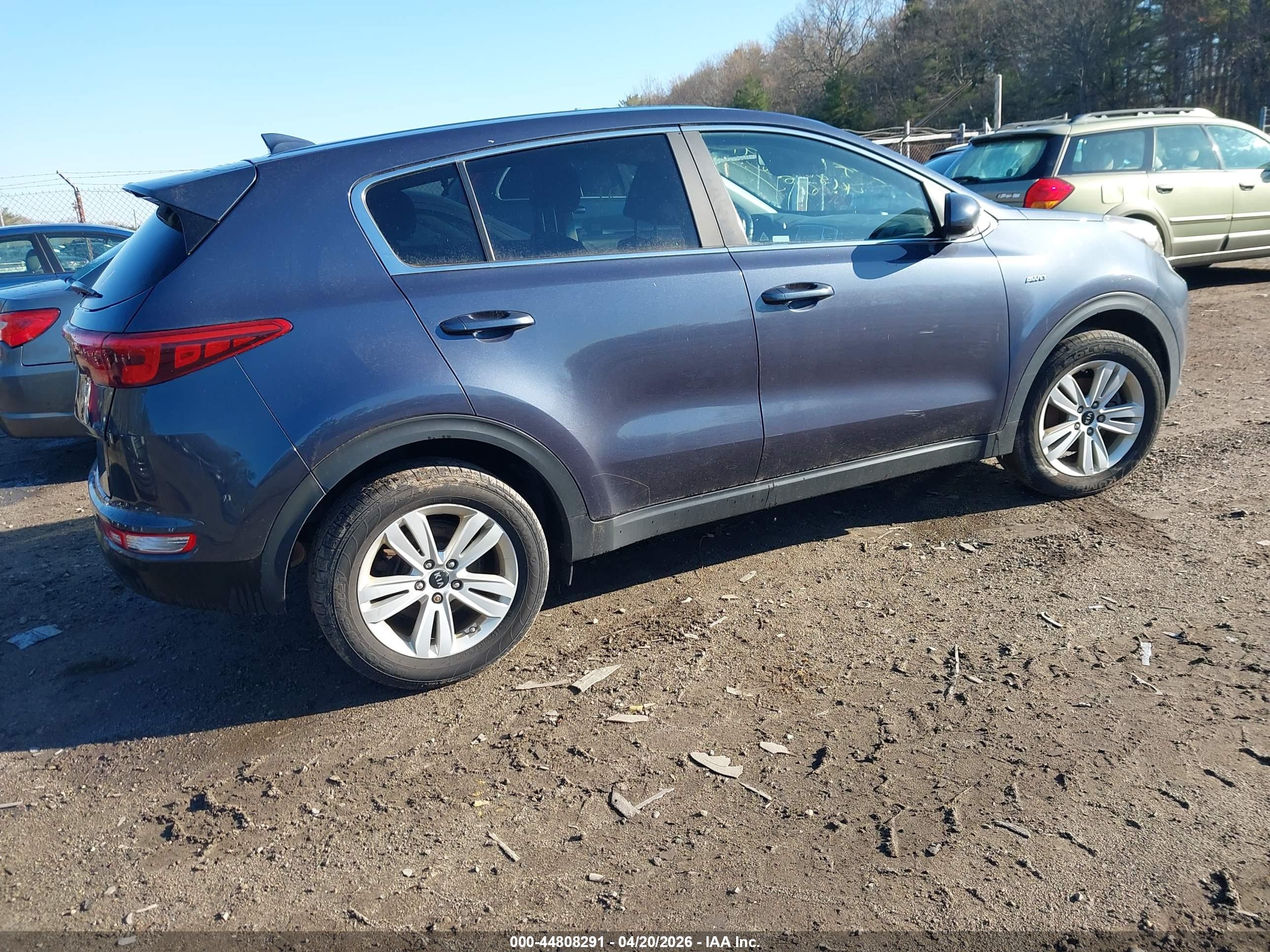 KIA SPORTAGE image 4