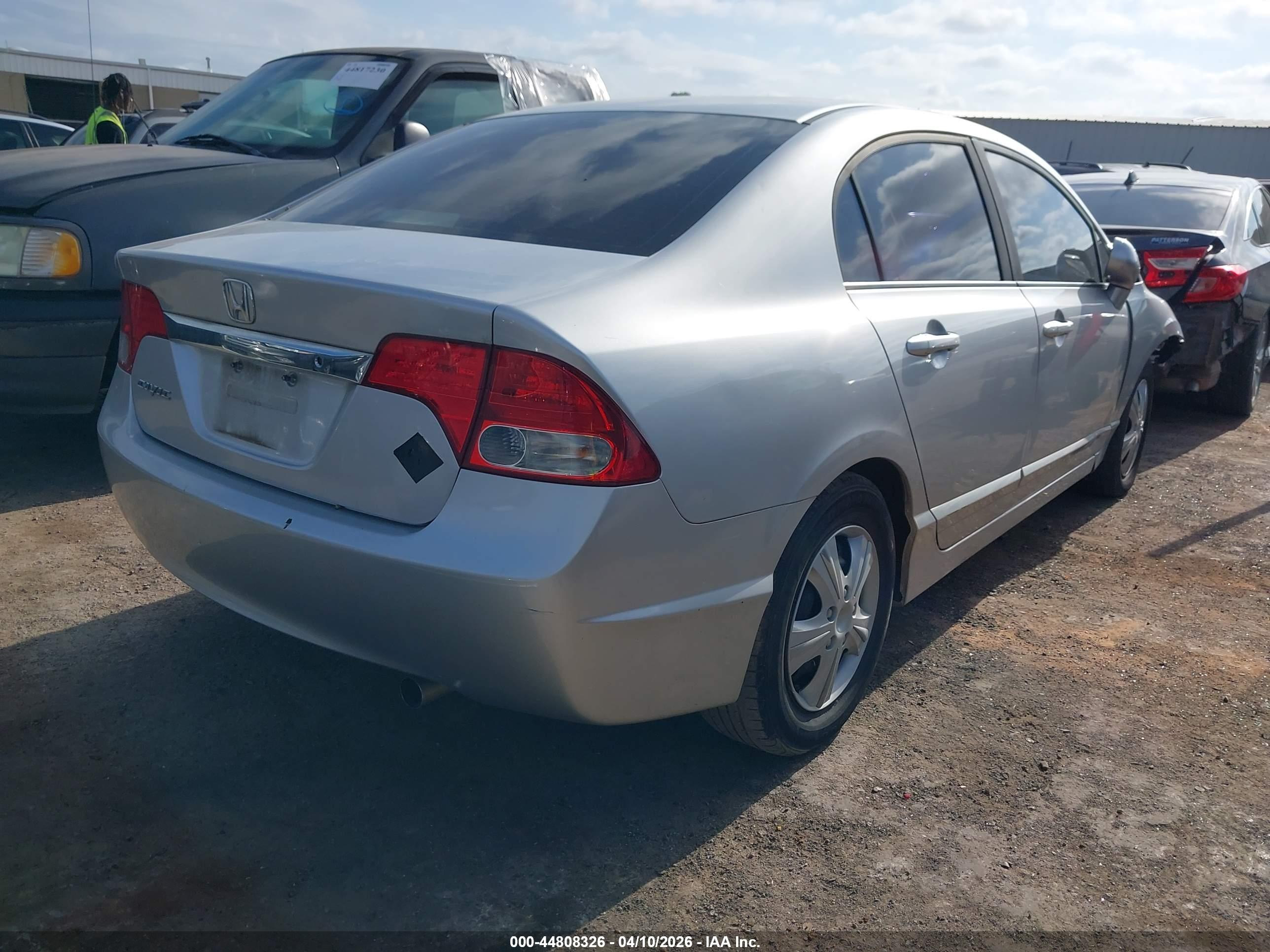 HONDA CIVIC image 4