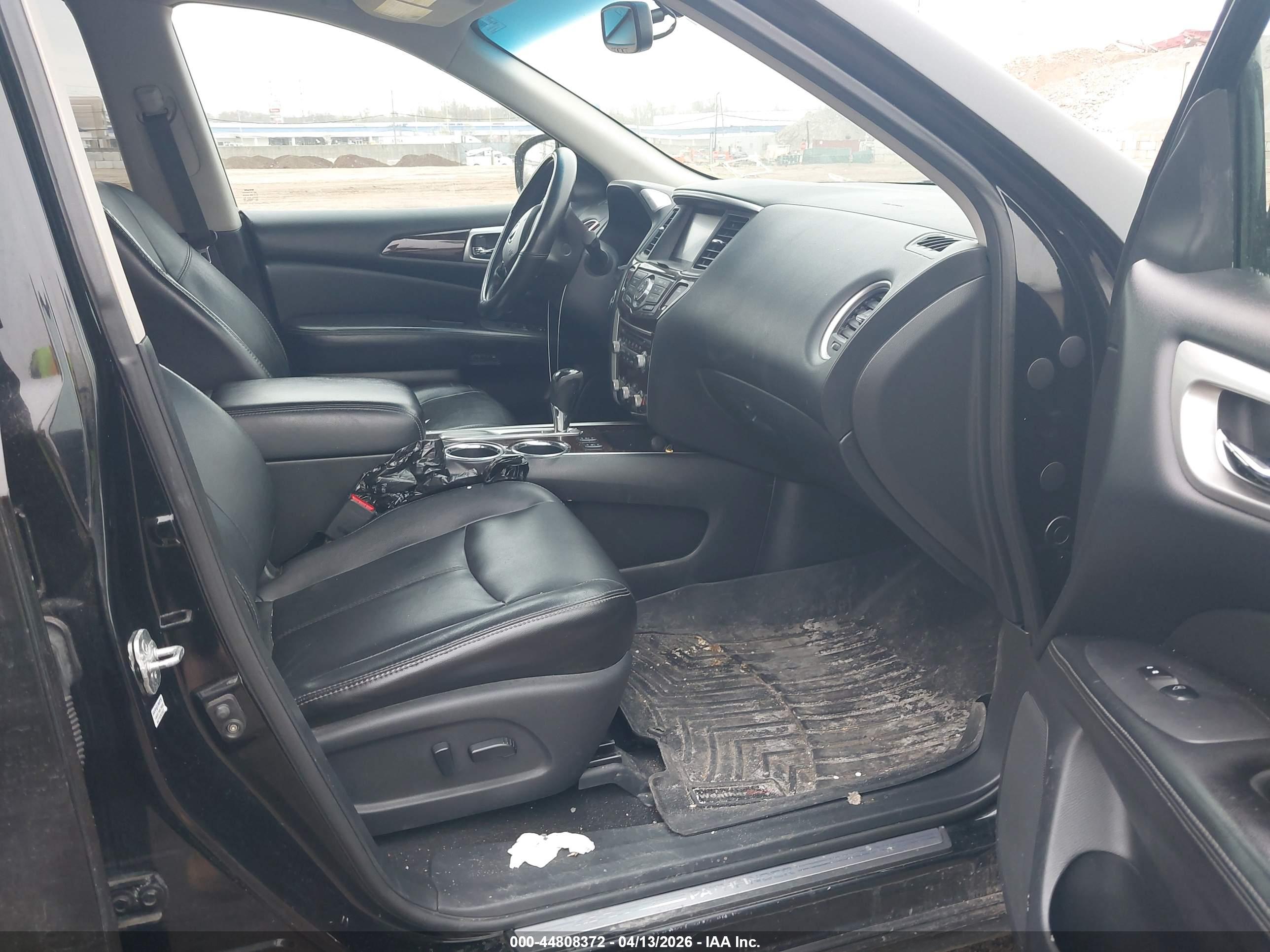 NISSAN PATHFINDER image 5