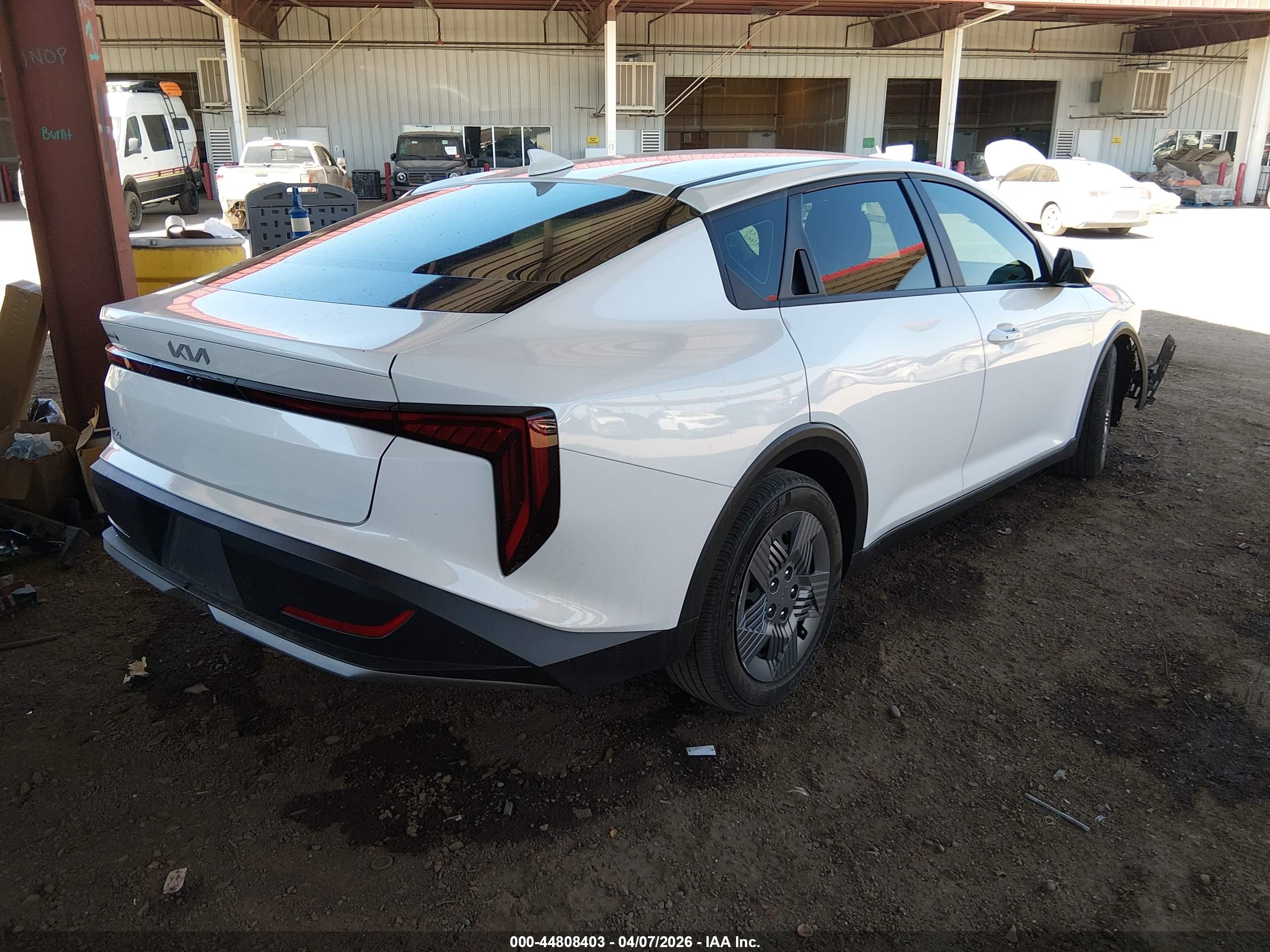 KIA K4 image 4