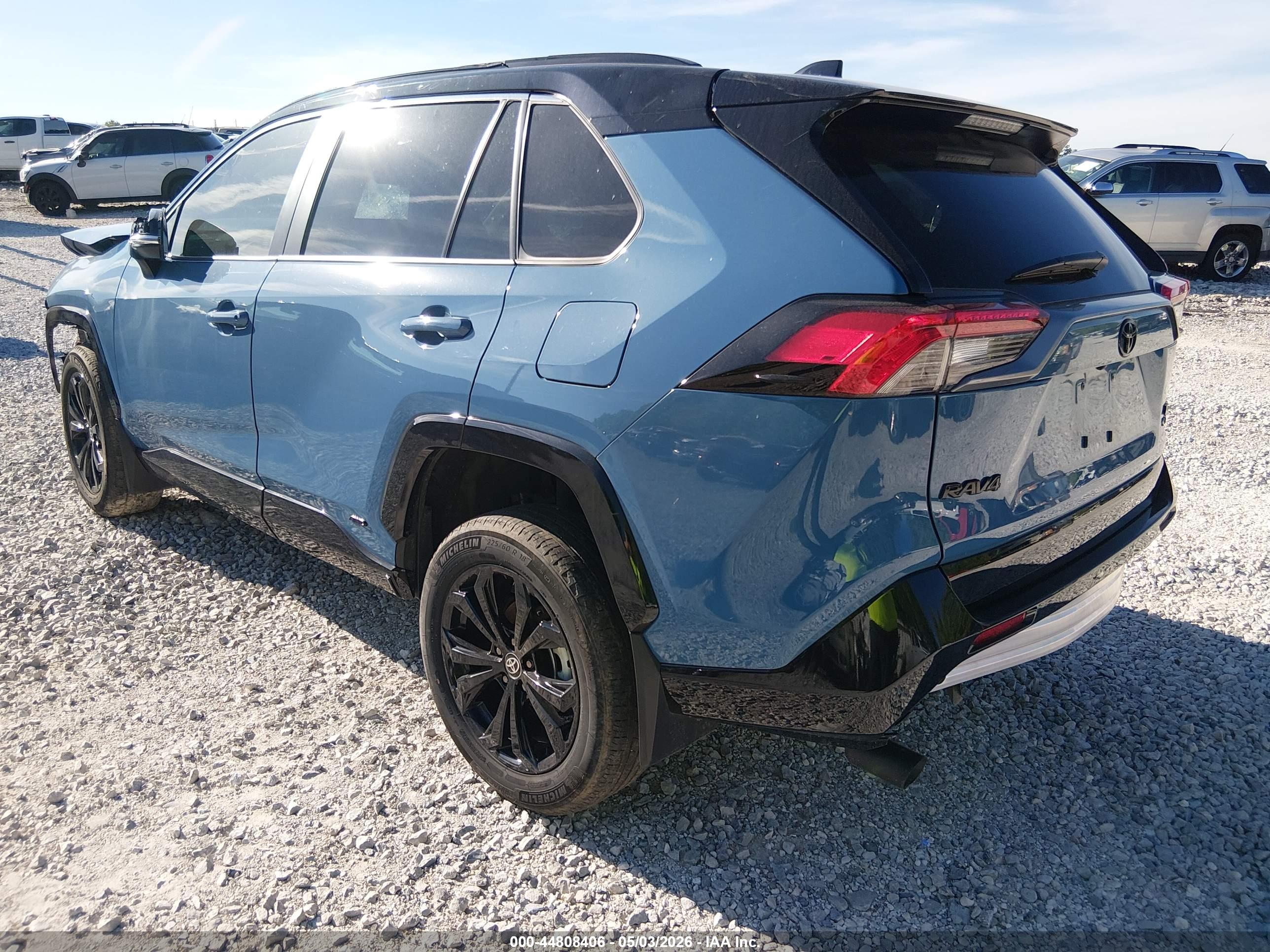 TOYOTA RAV4 image 3
