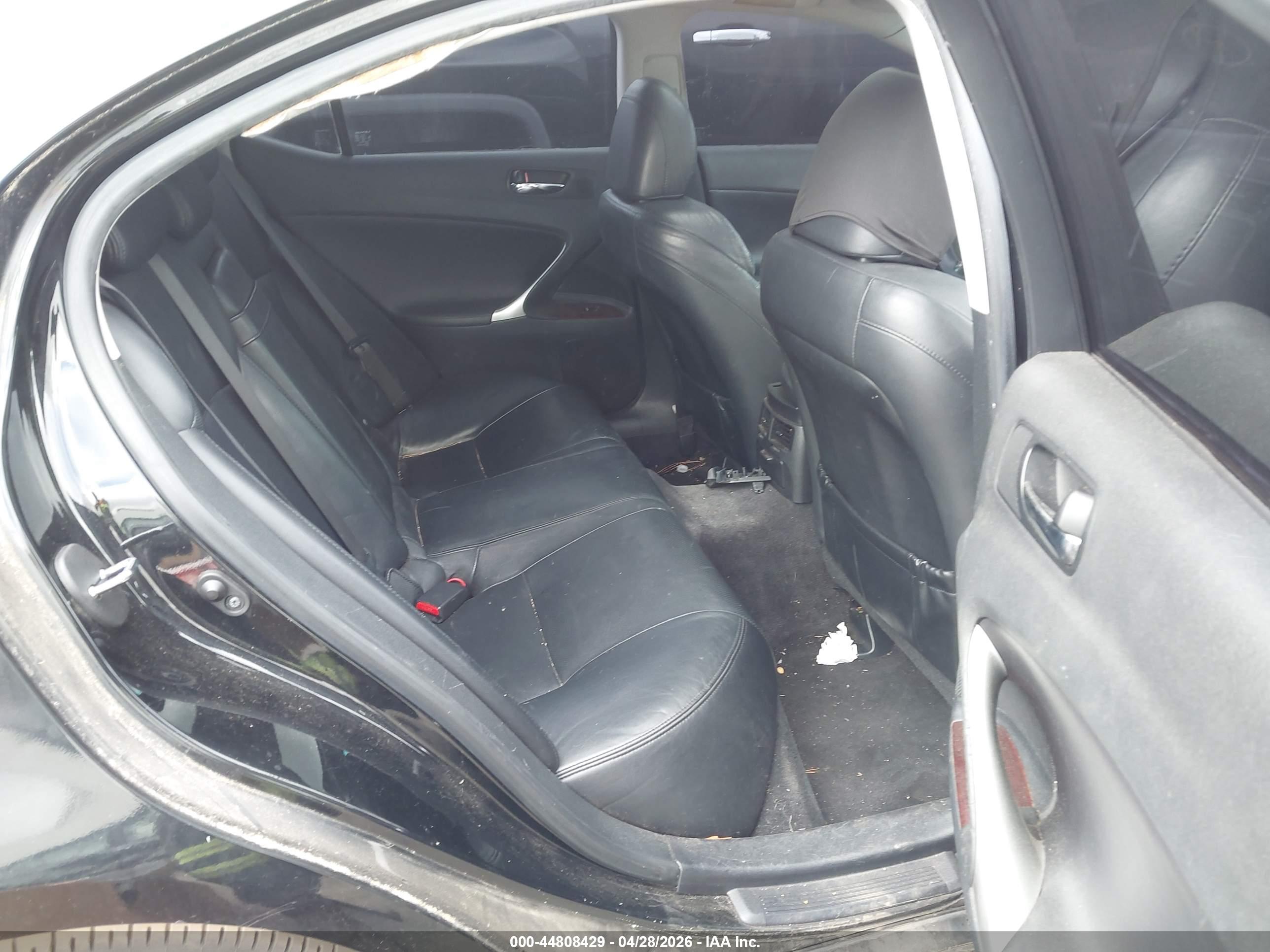 LEXUS IS image 8
