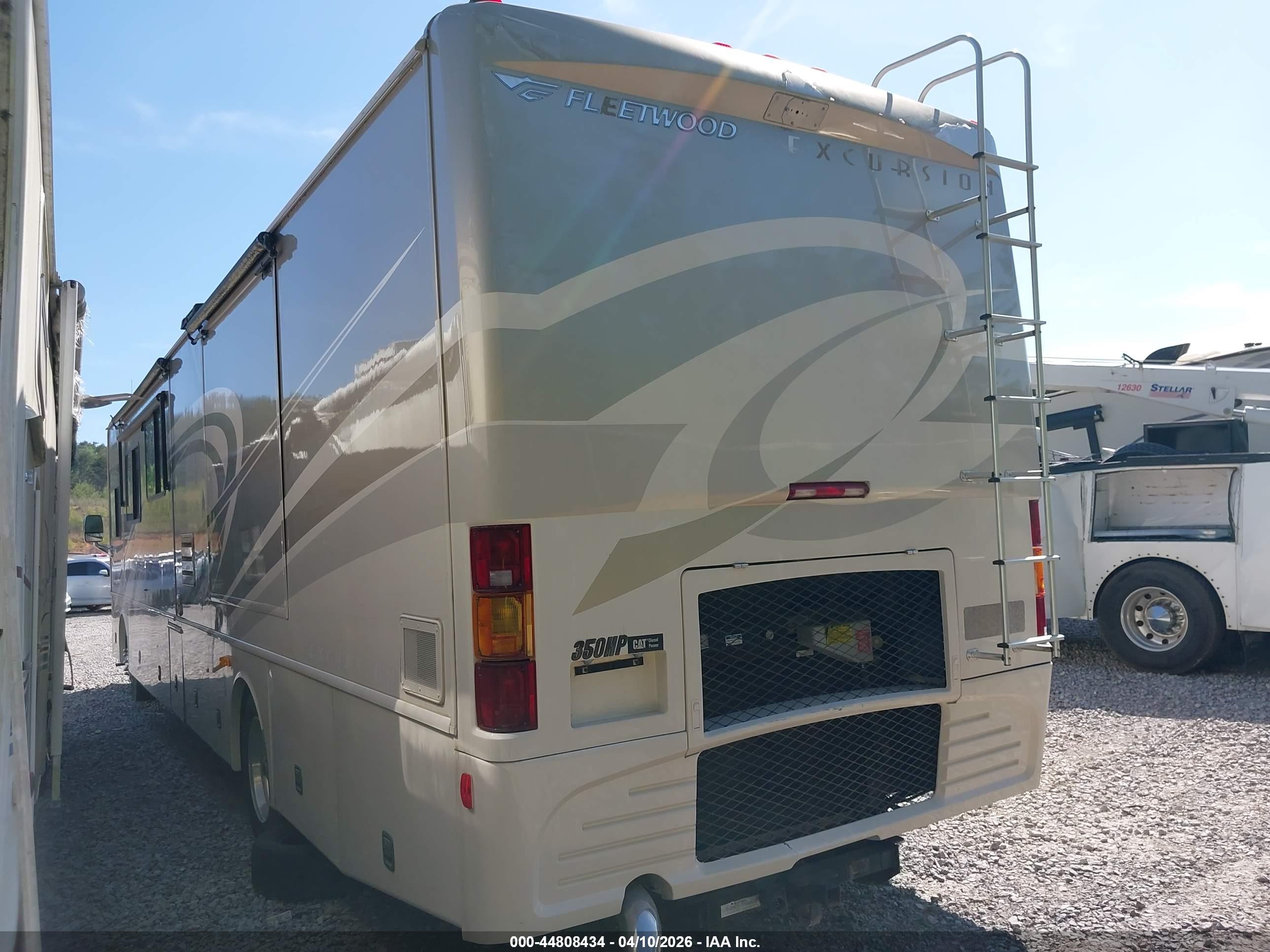 FREIGHTLINER CHASSIS image 3