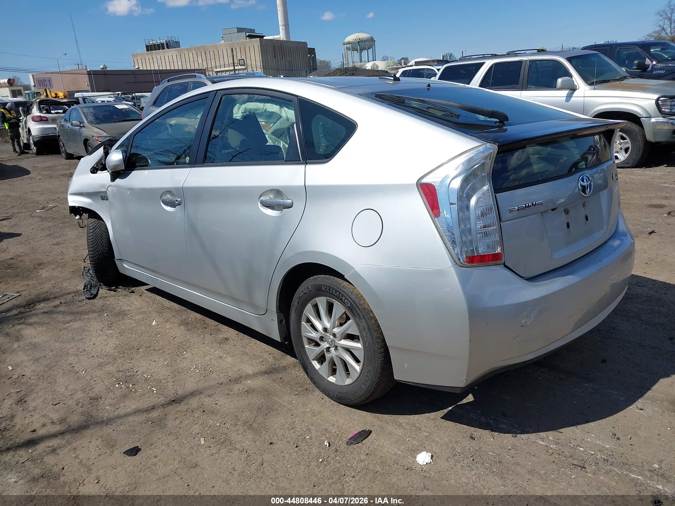 TOYOTA PRIUS image 3