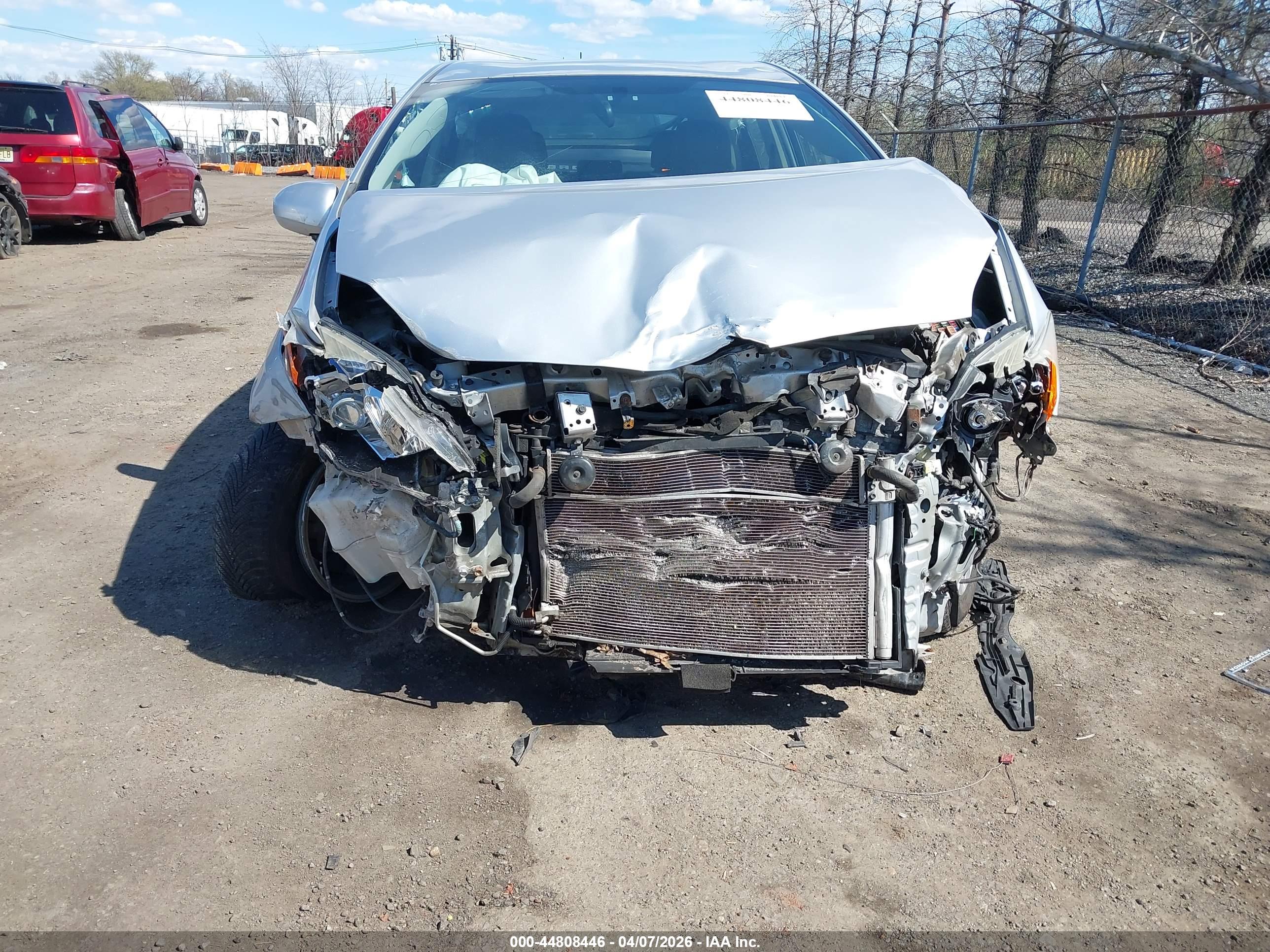 TOYOTA PRIUS image 6