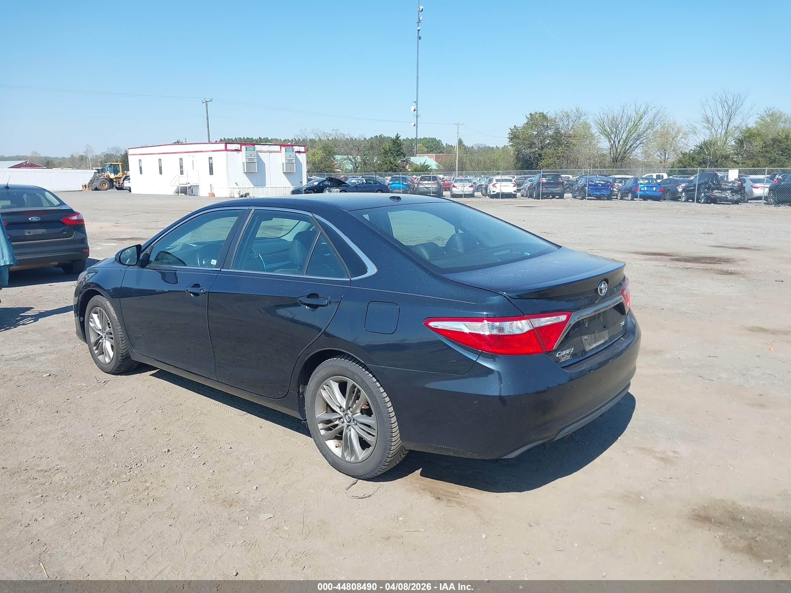 TOYOTA CAMRY image 3