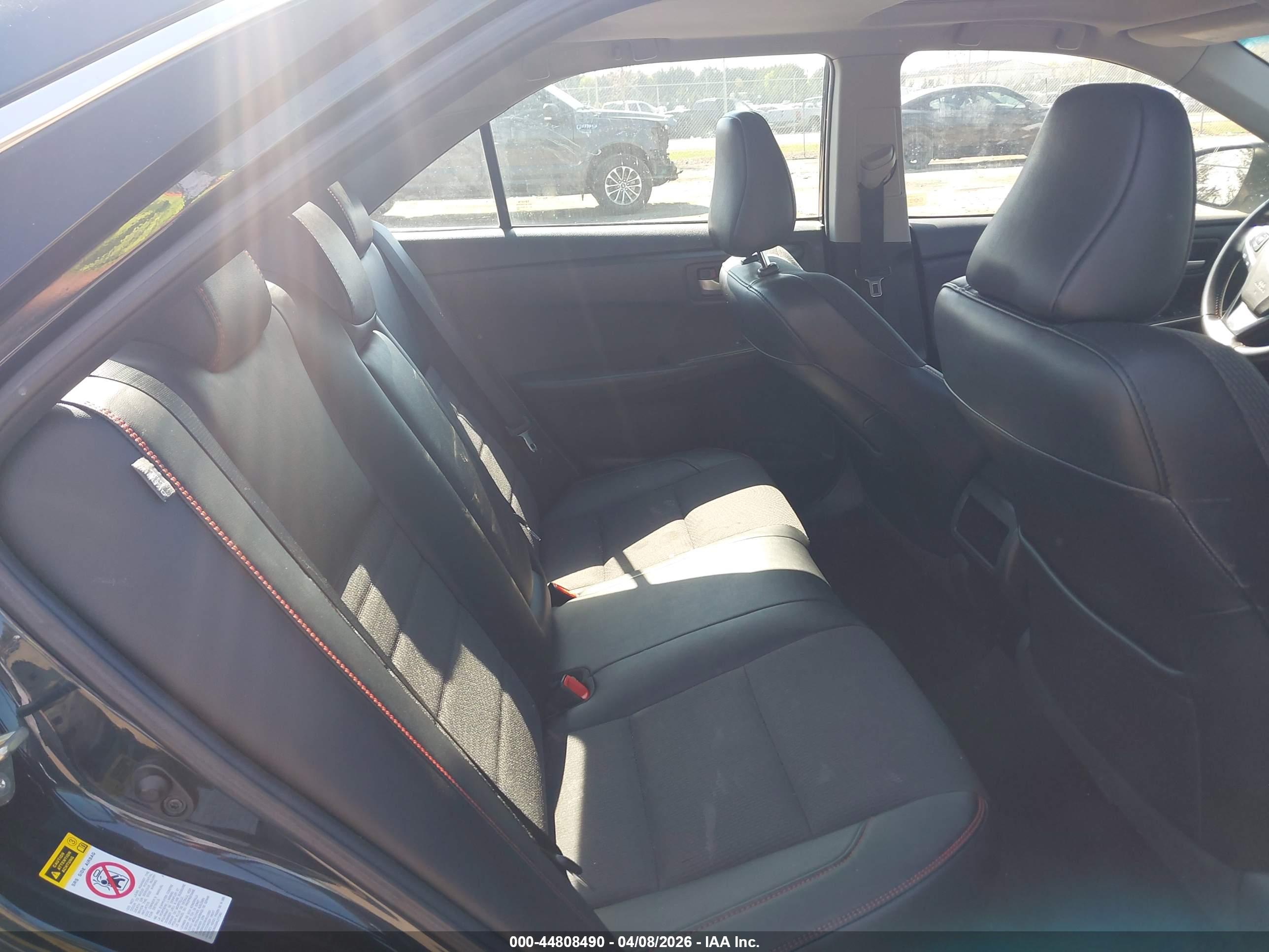 TOYOTA CAMRY image 8