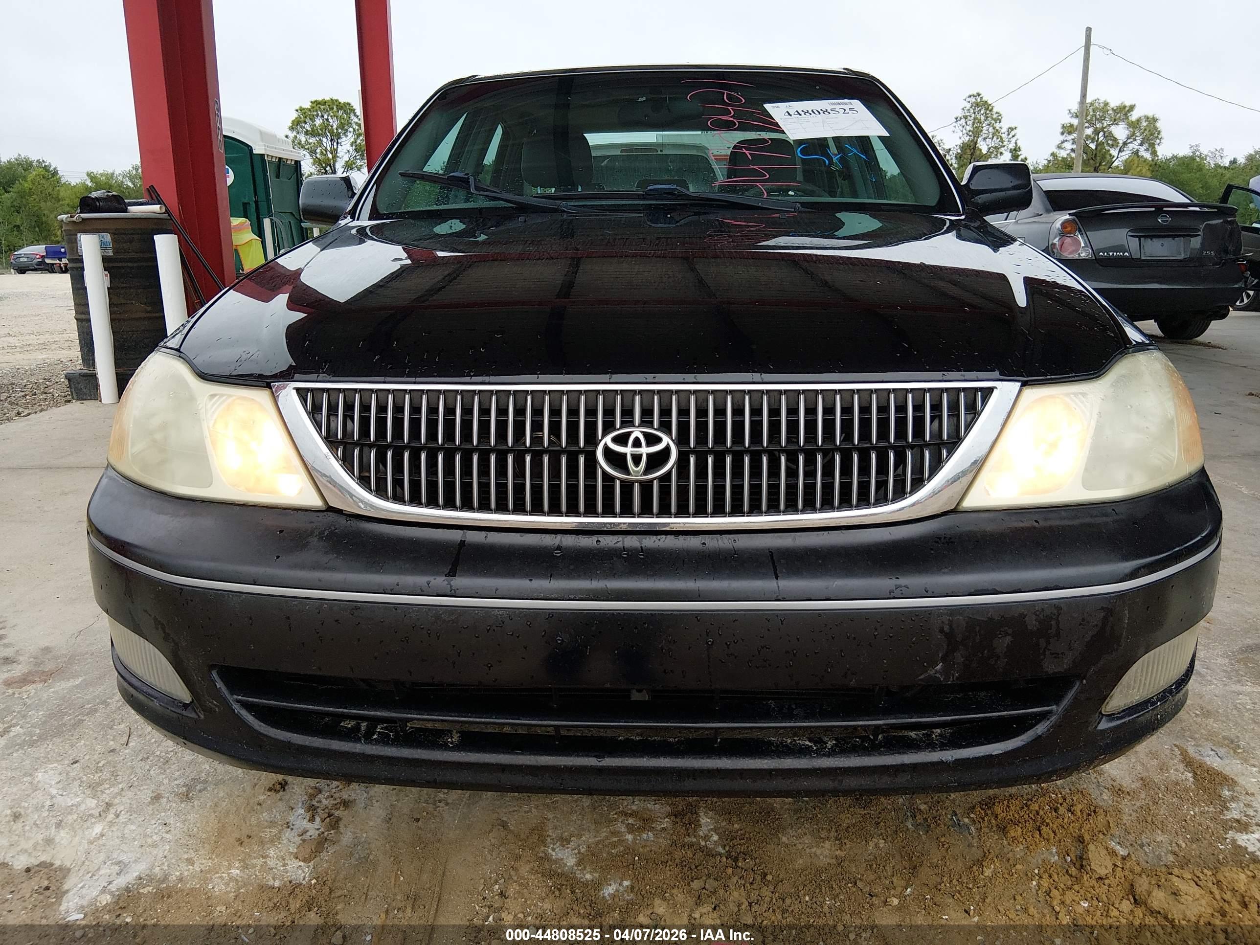 TOYOTA AVALON image 6
