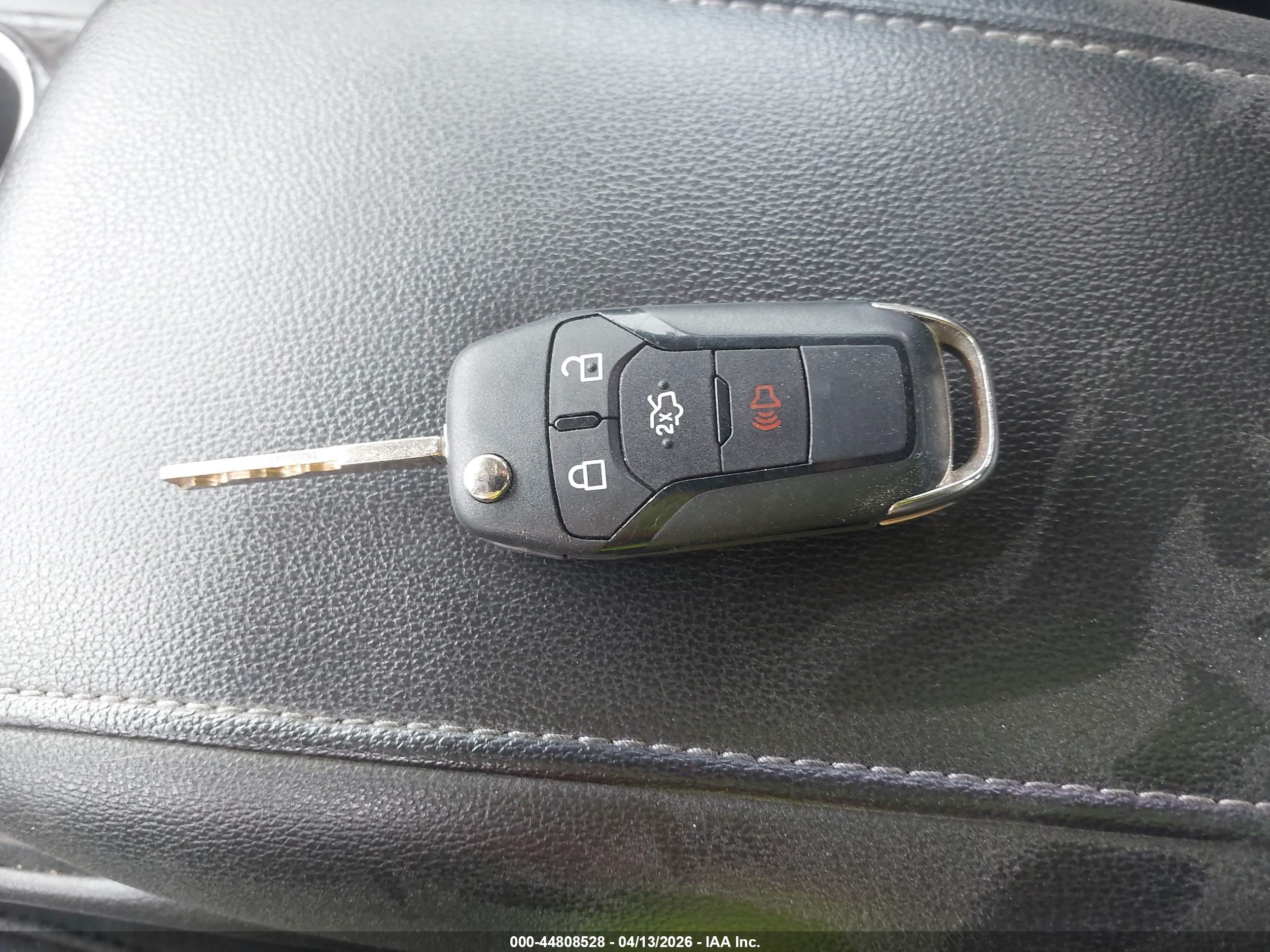 FORD FUSION image 11