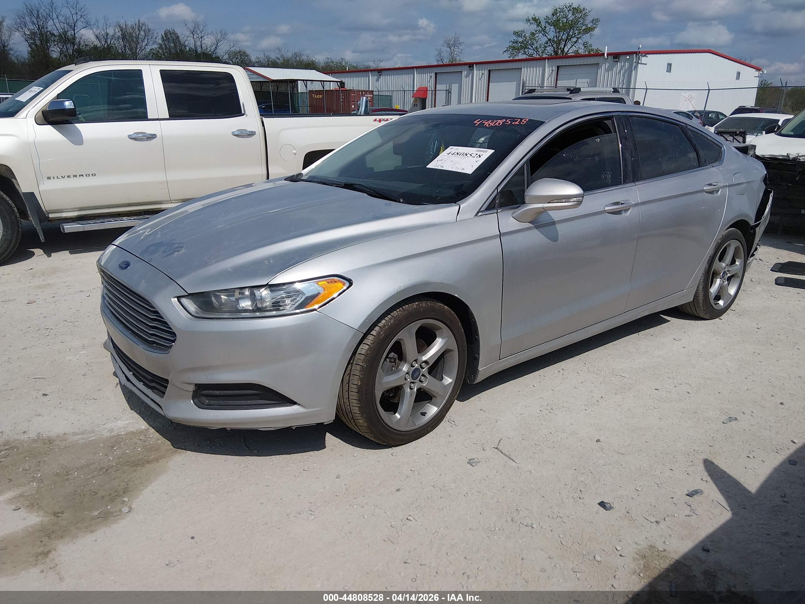 FORD FUSION image 2