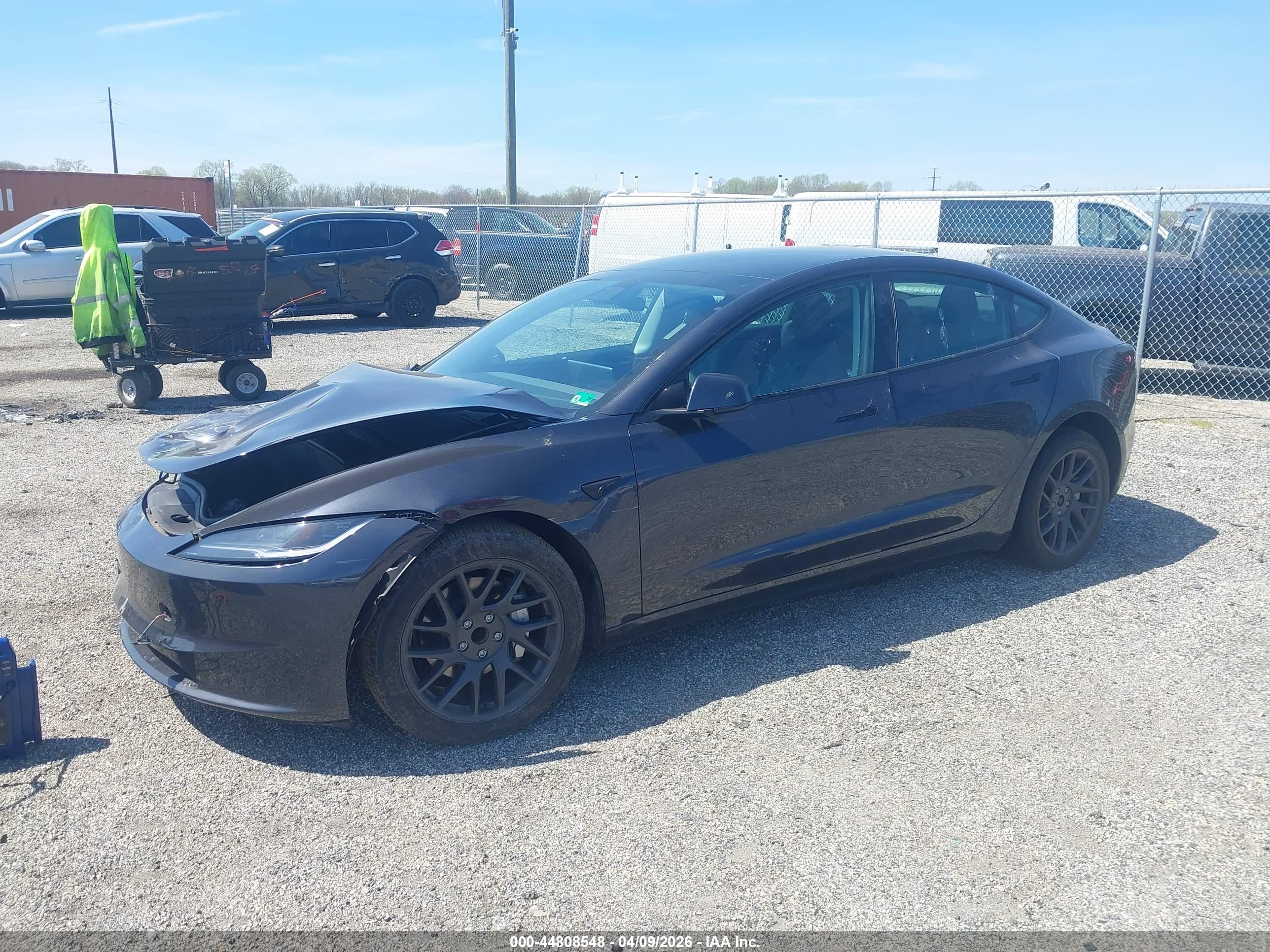TESLA MODEL image 2