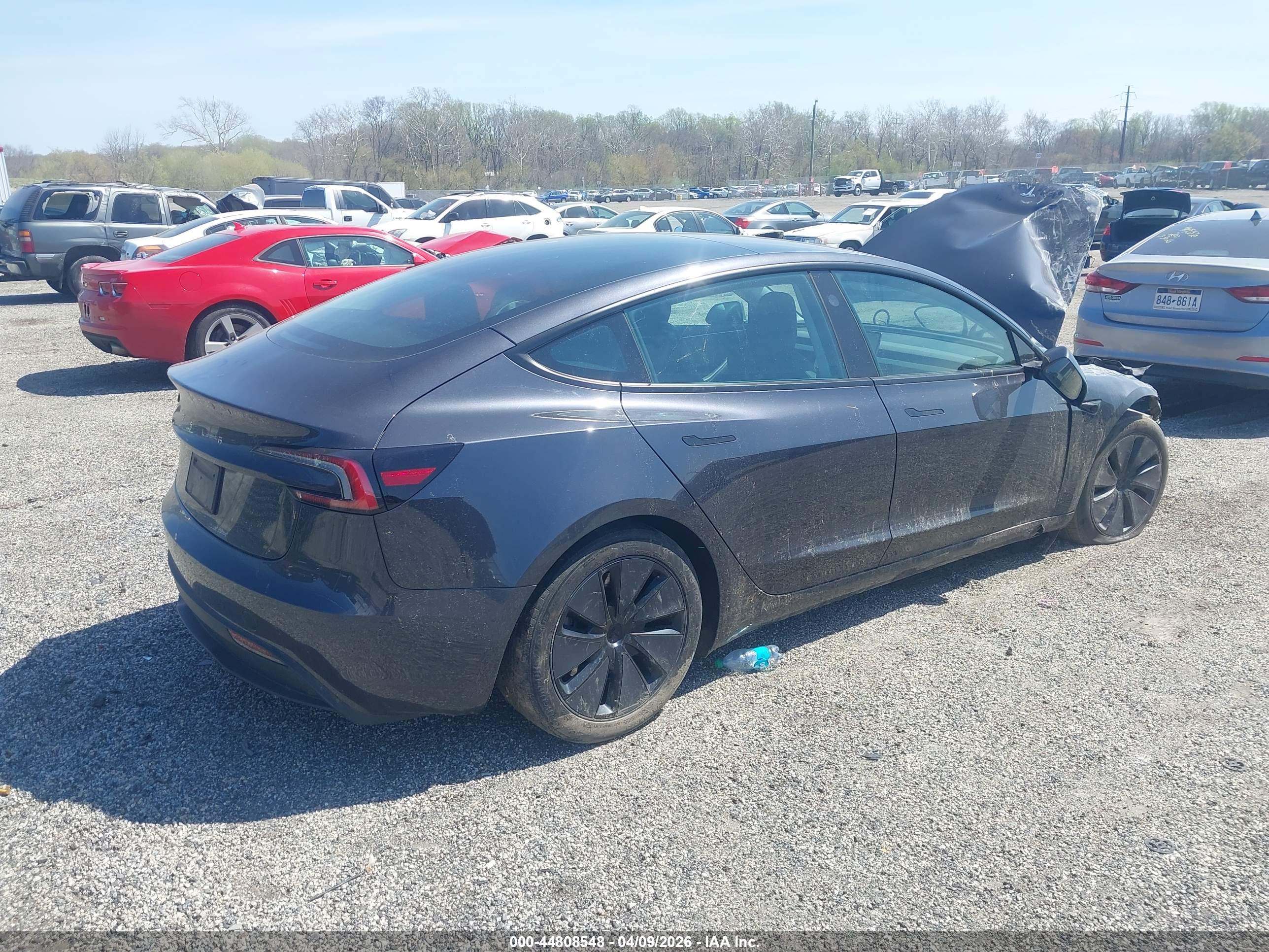 TESLA MODEL image 4