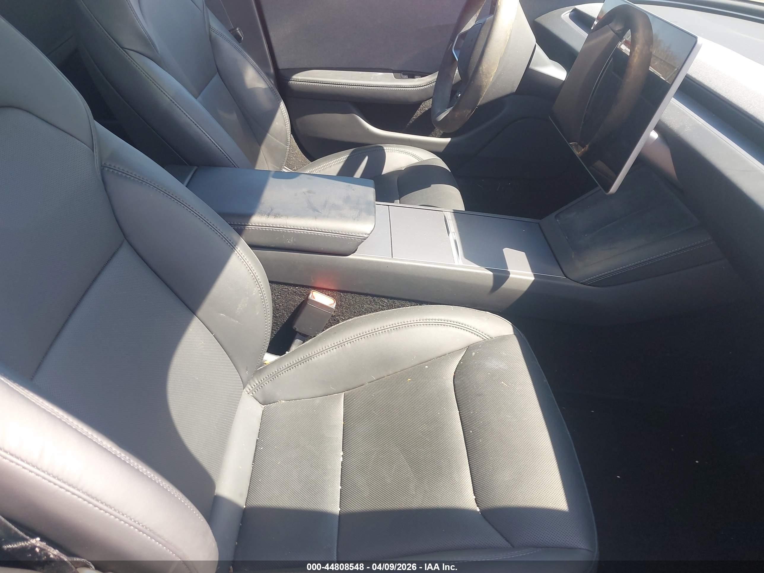 TESLA MODEL image 5