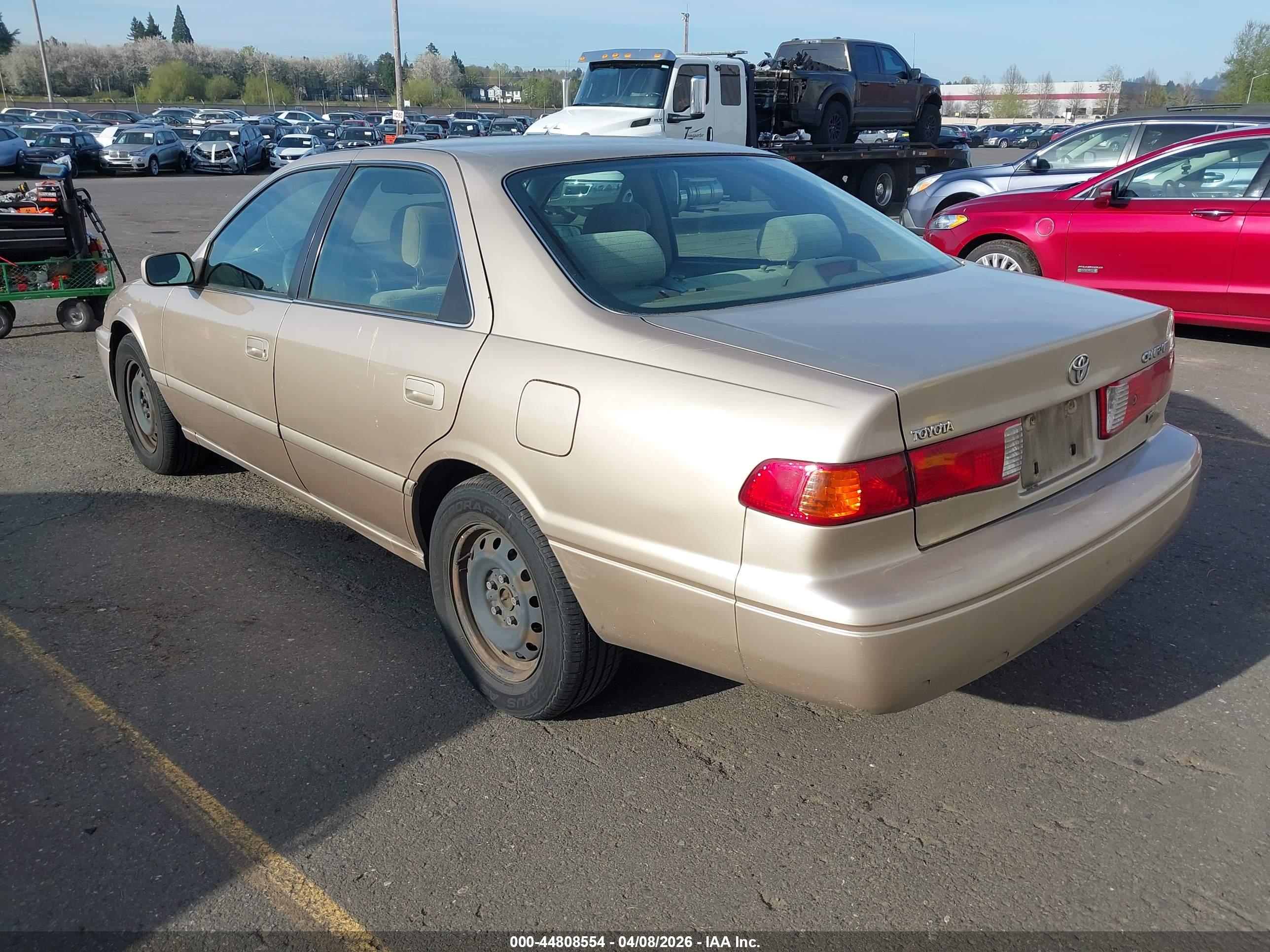 TOYOTA CAMRY image 3