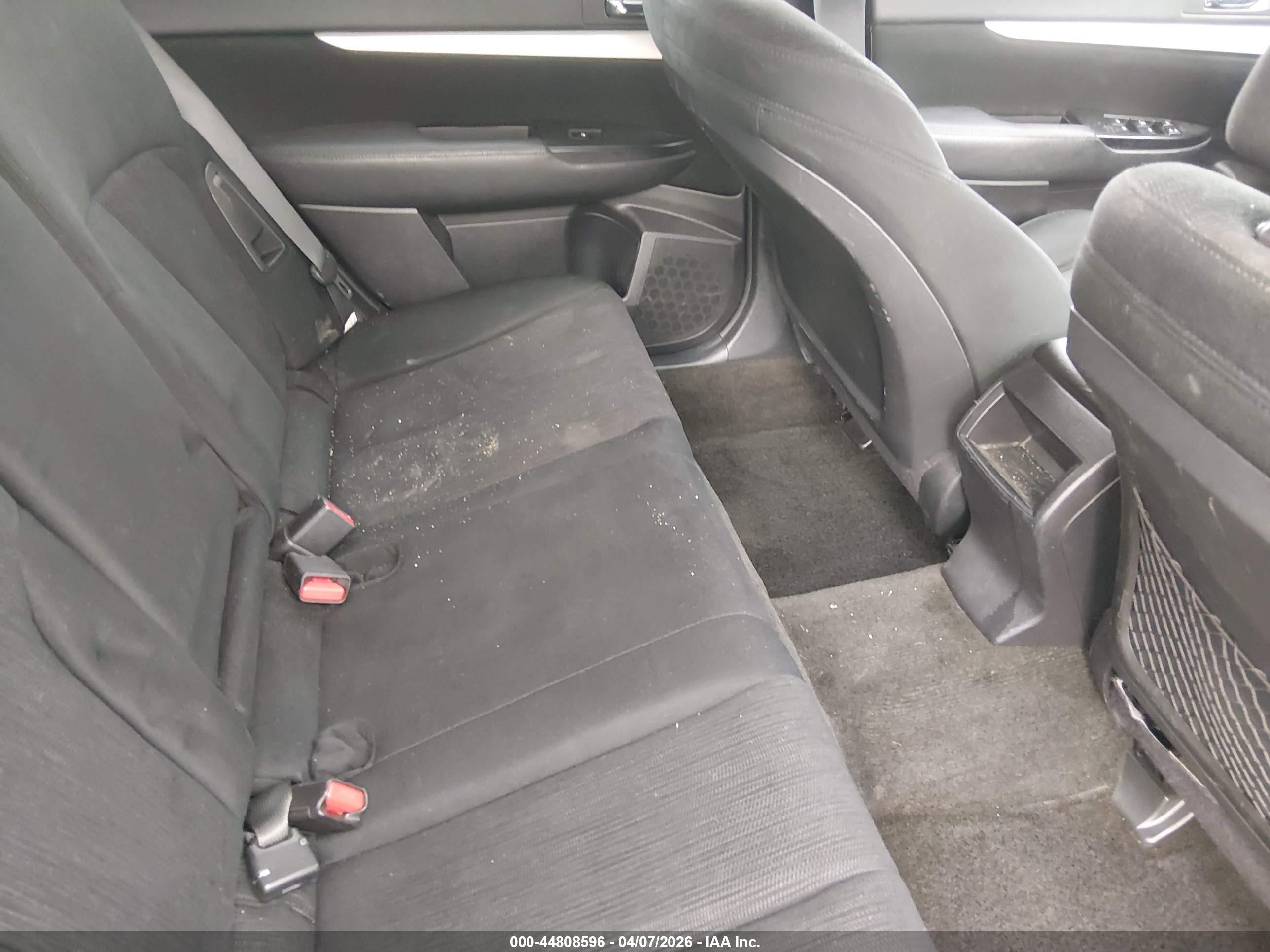 SUBARU OUTBACK image 8