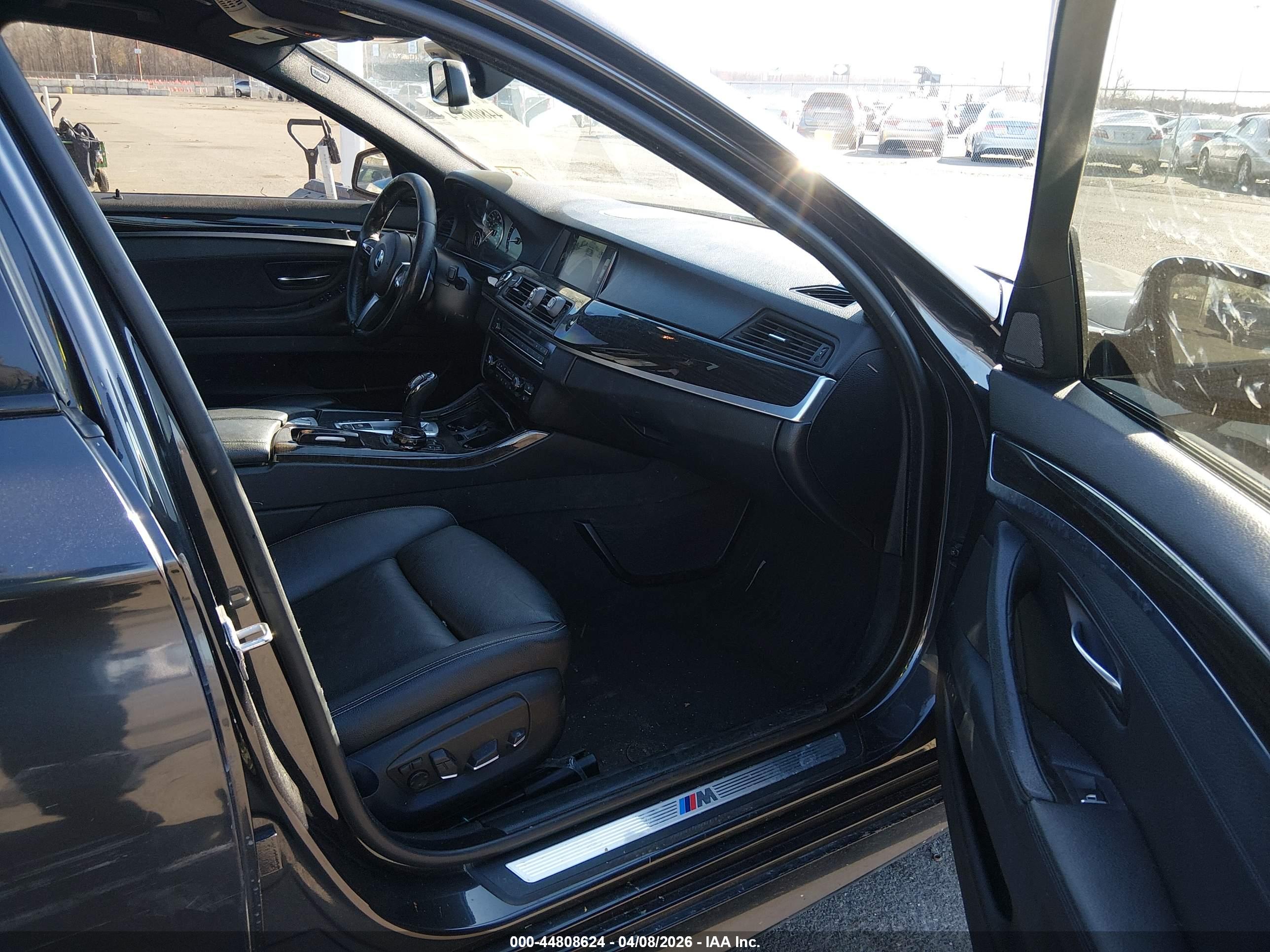 BMW 550I image 5