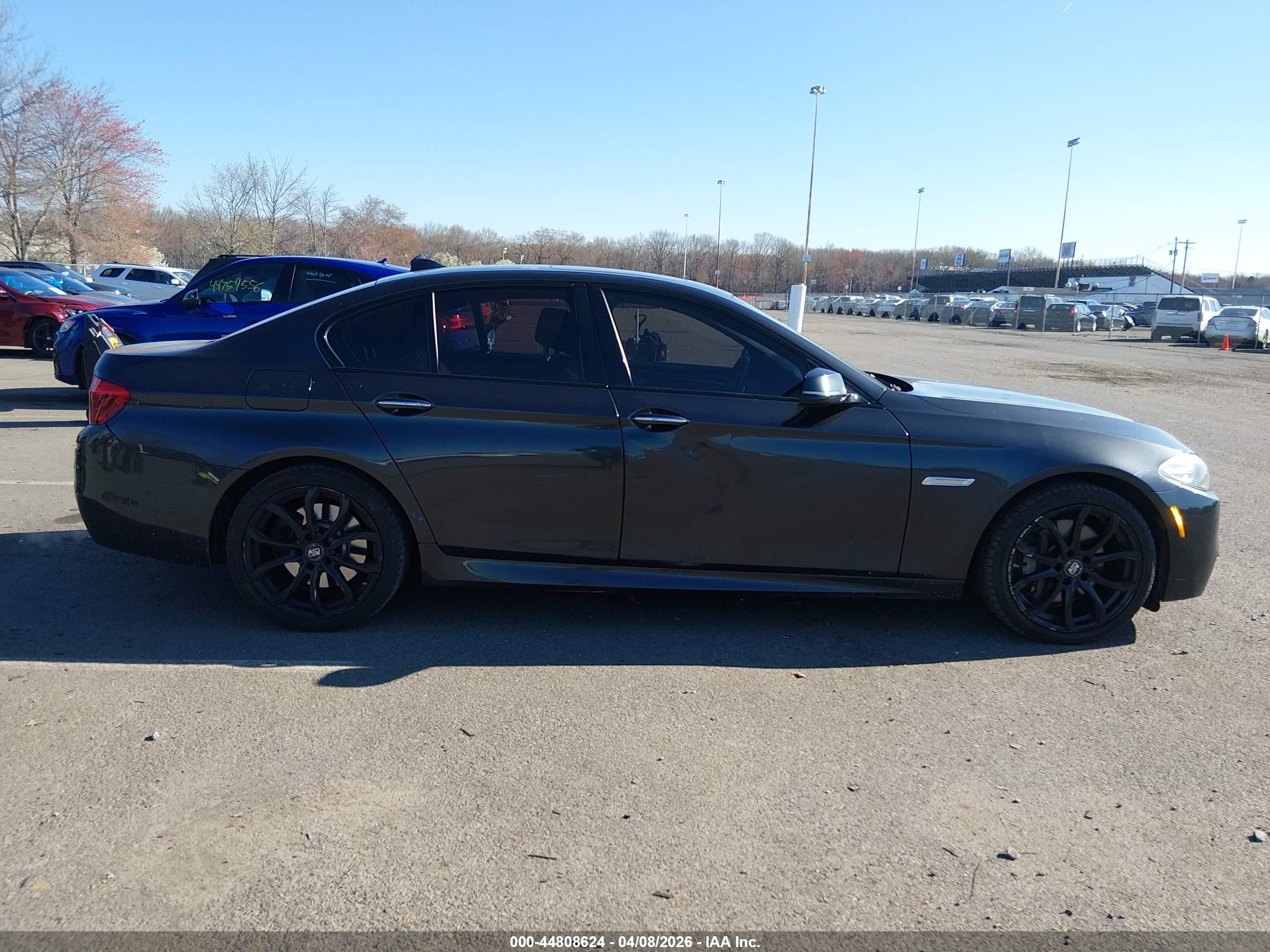 BMW 550I image 6