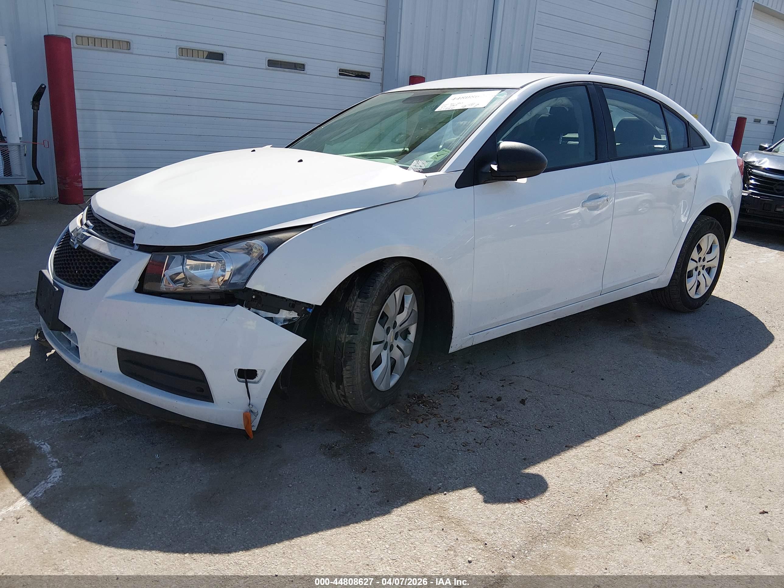 CHEVROLET CRUZE image 2