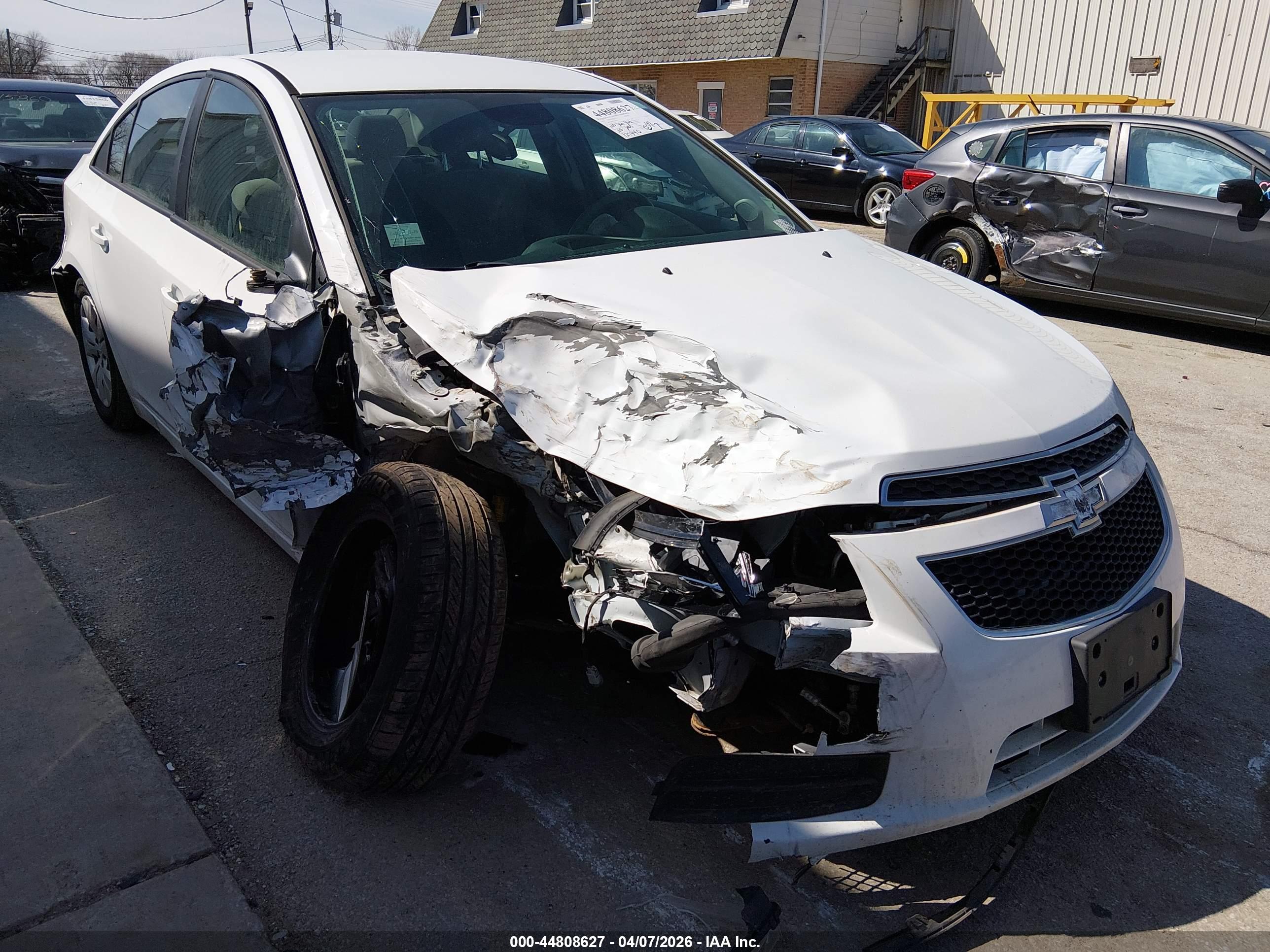 CHEVROLET CRUZE image 6