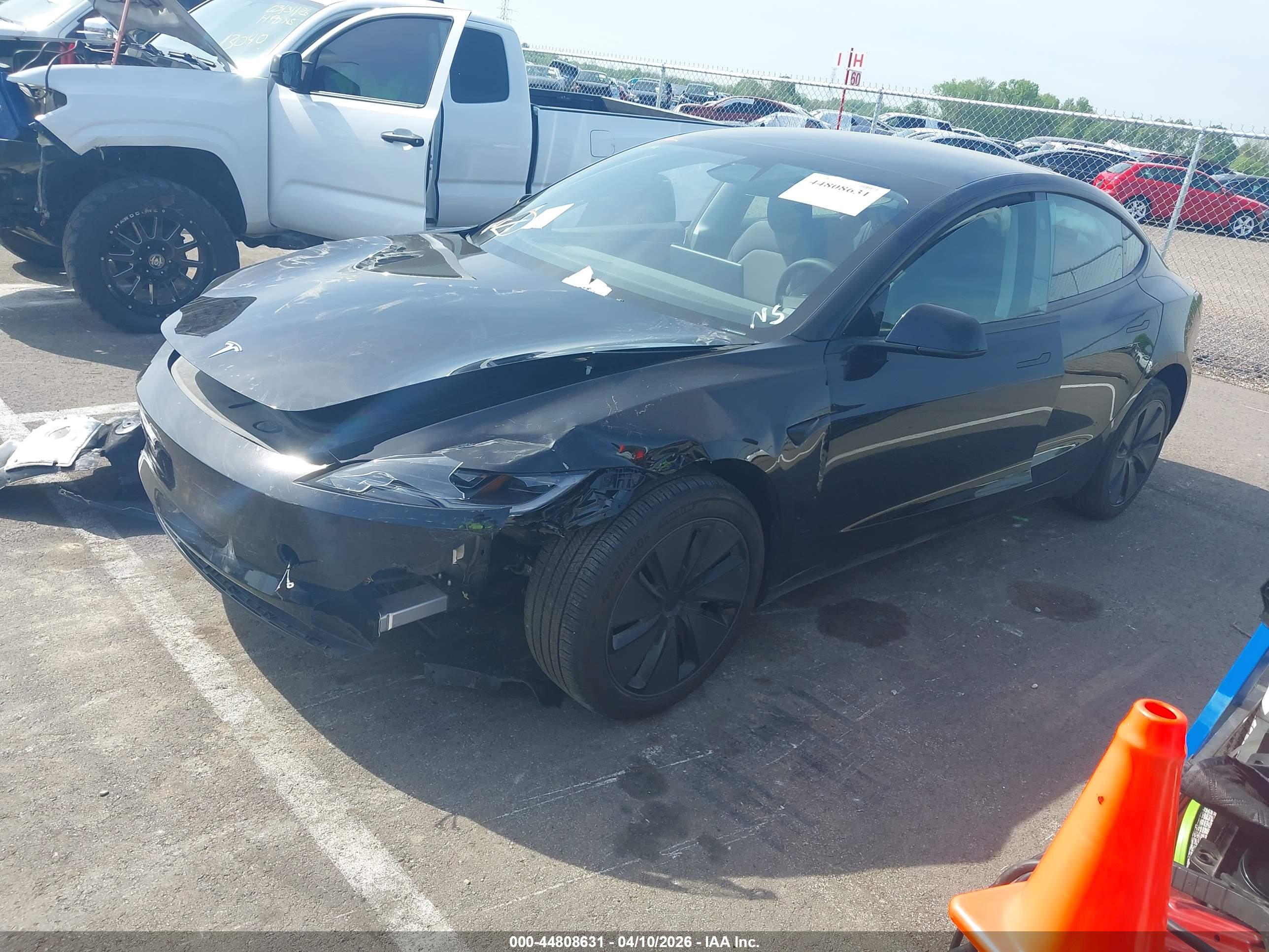 TESLA MODEL image 2