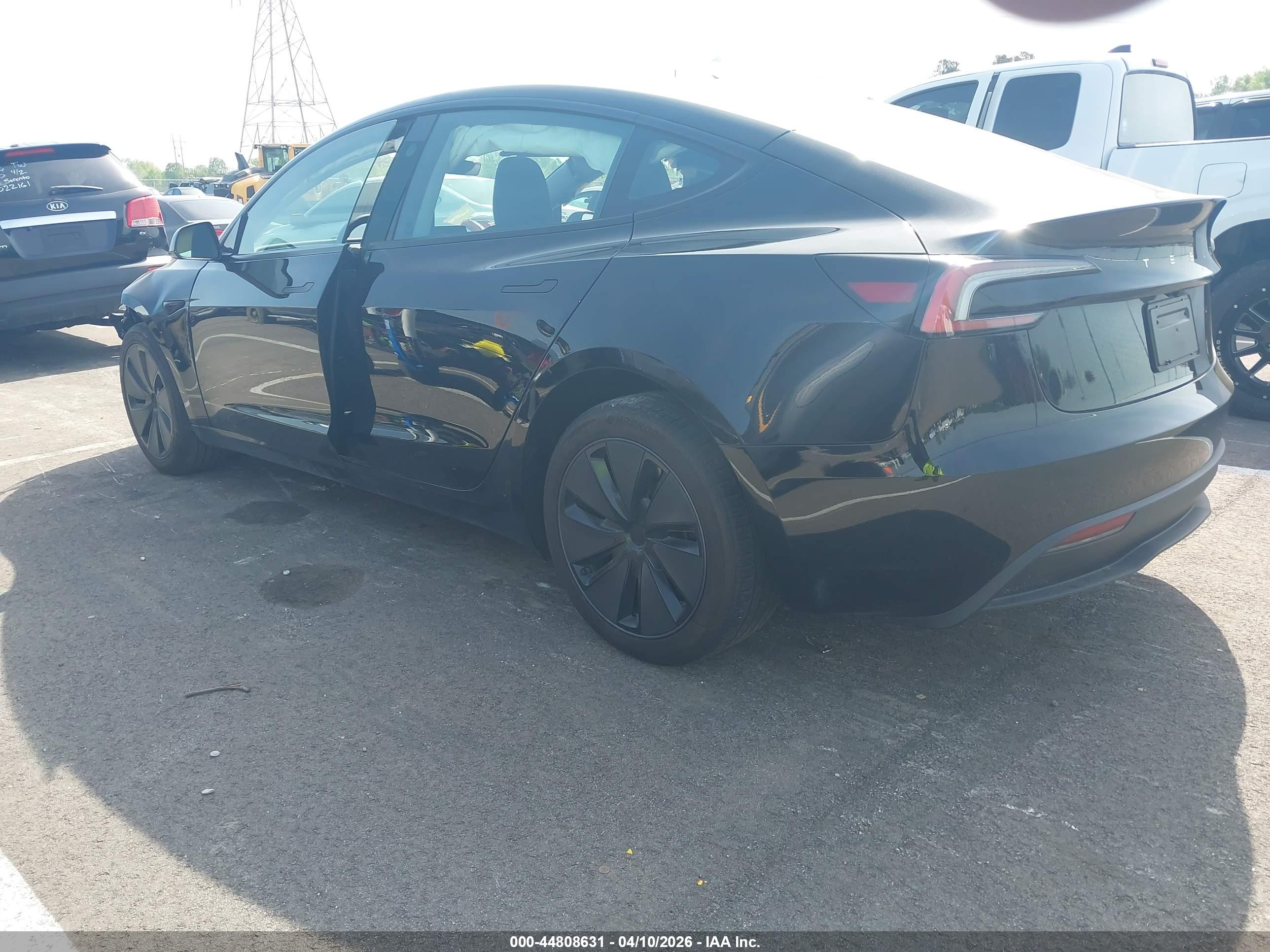 TESLA MODEL image 3