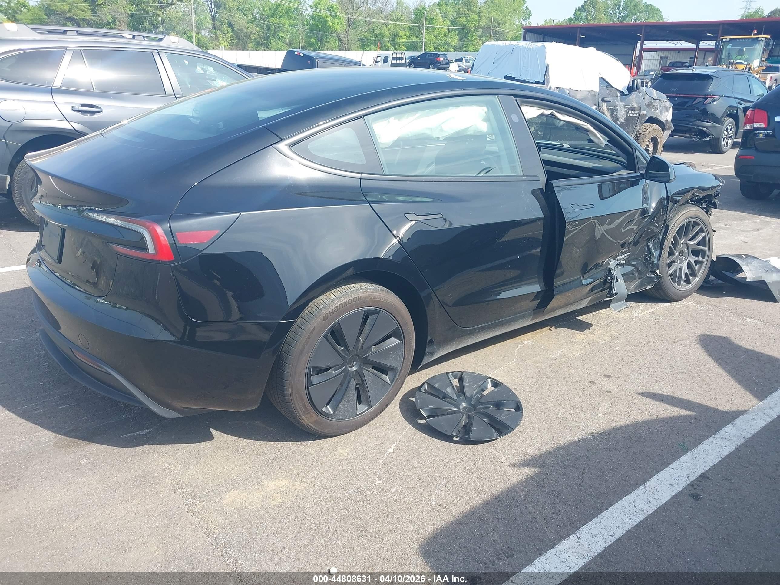 TESLA MODEL image 4