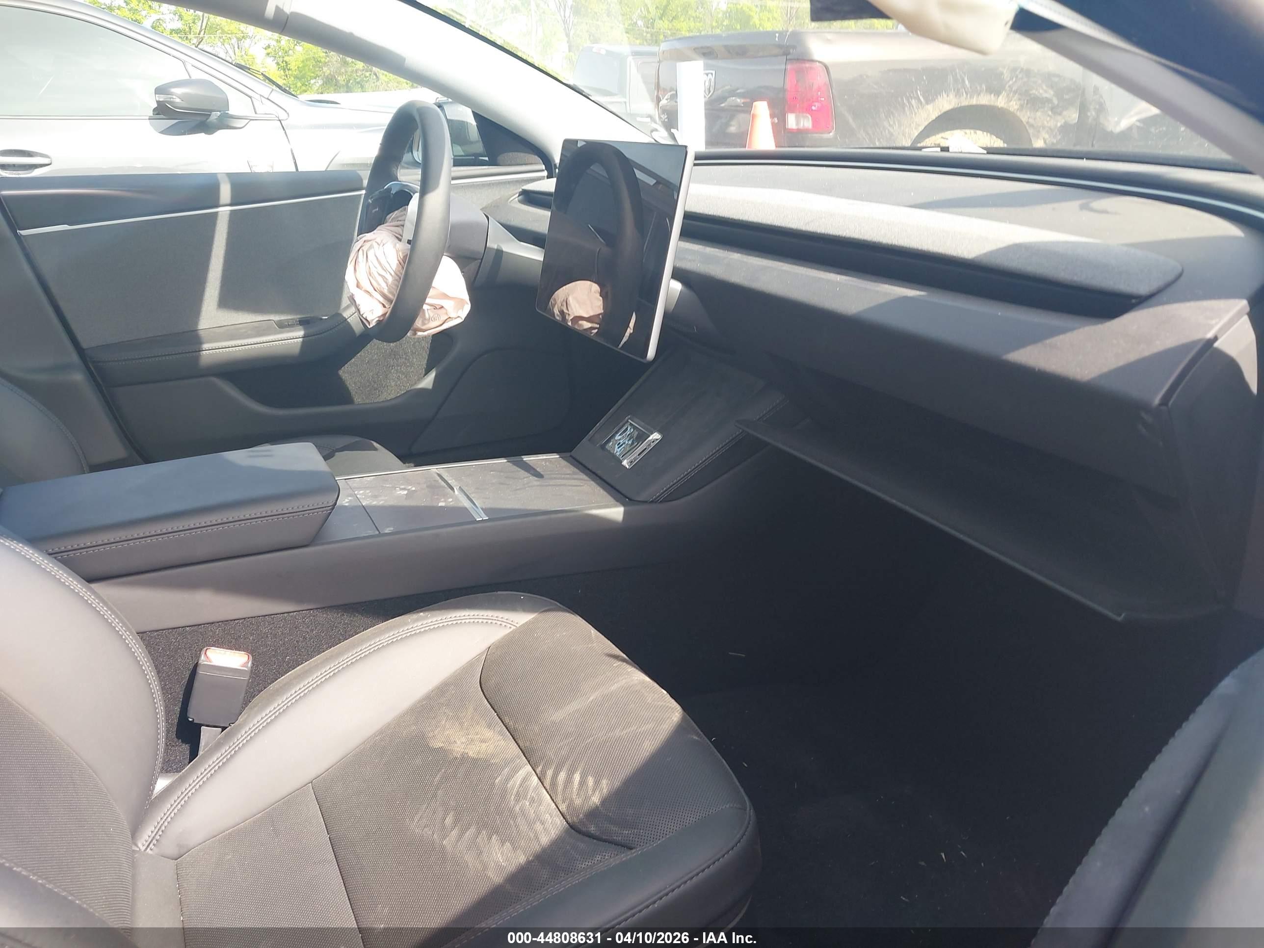 TESLA MODEL image 5