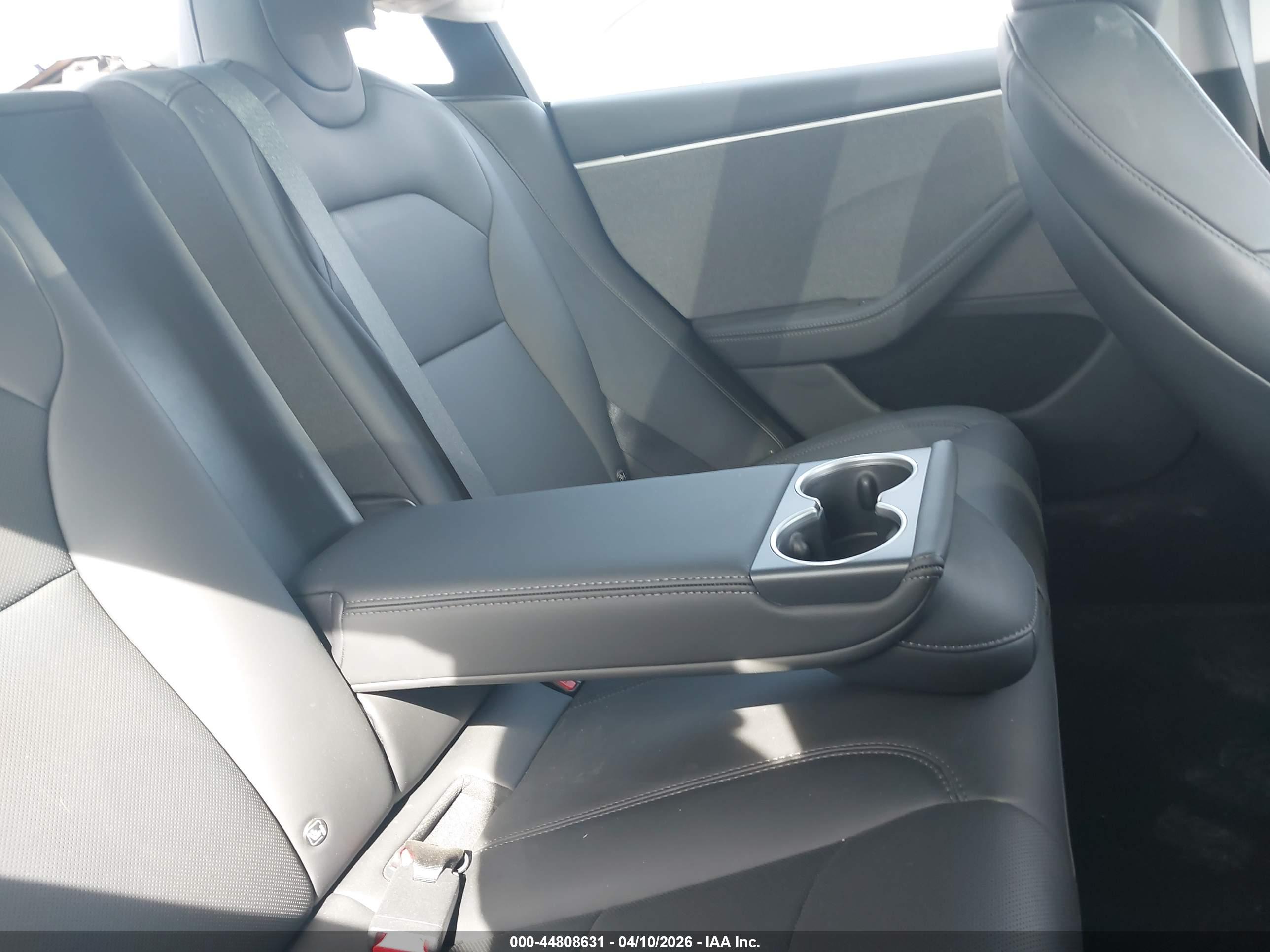 TESLA MODEL image 8
