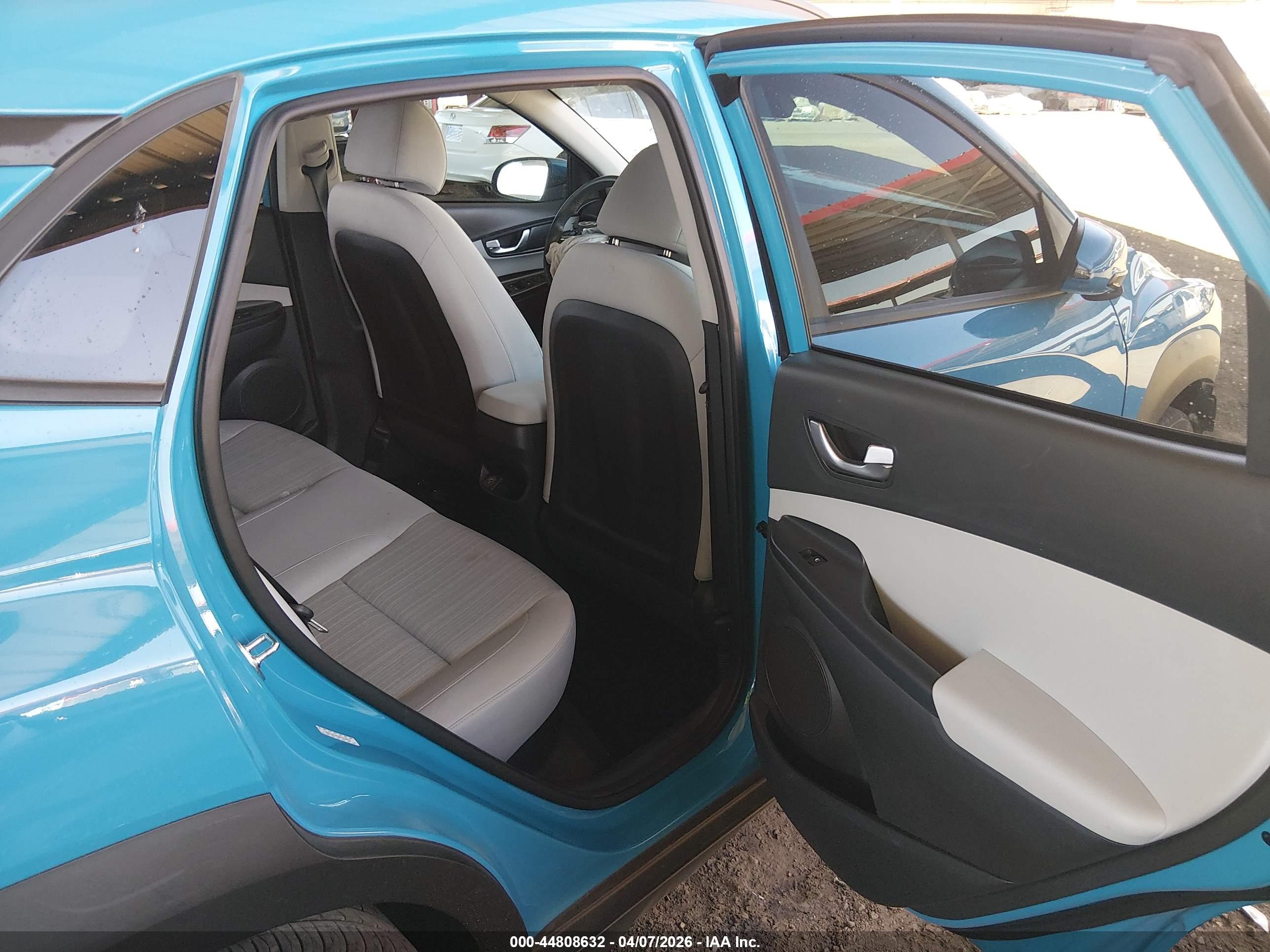 HYUNDAI KONA image 8