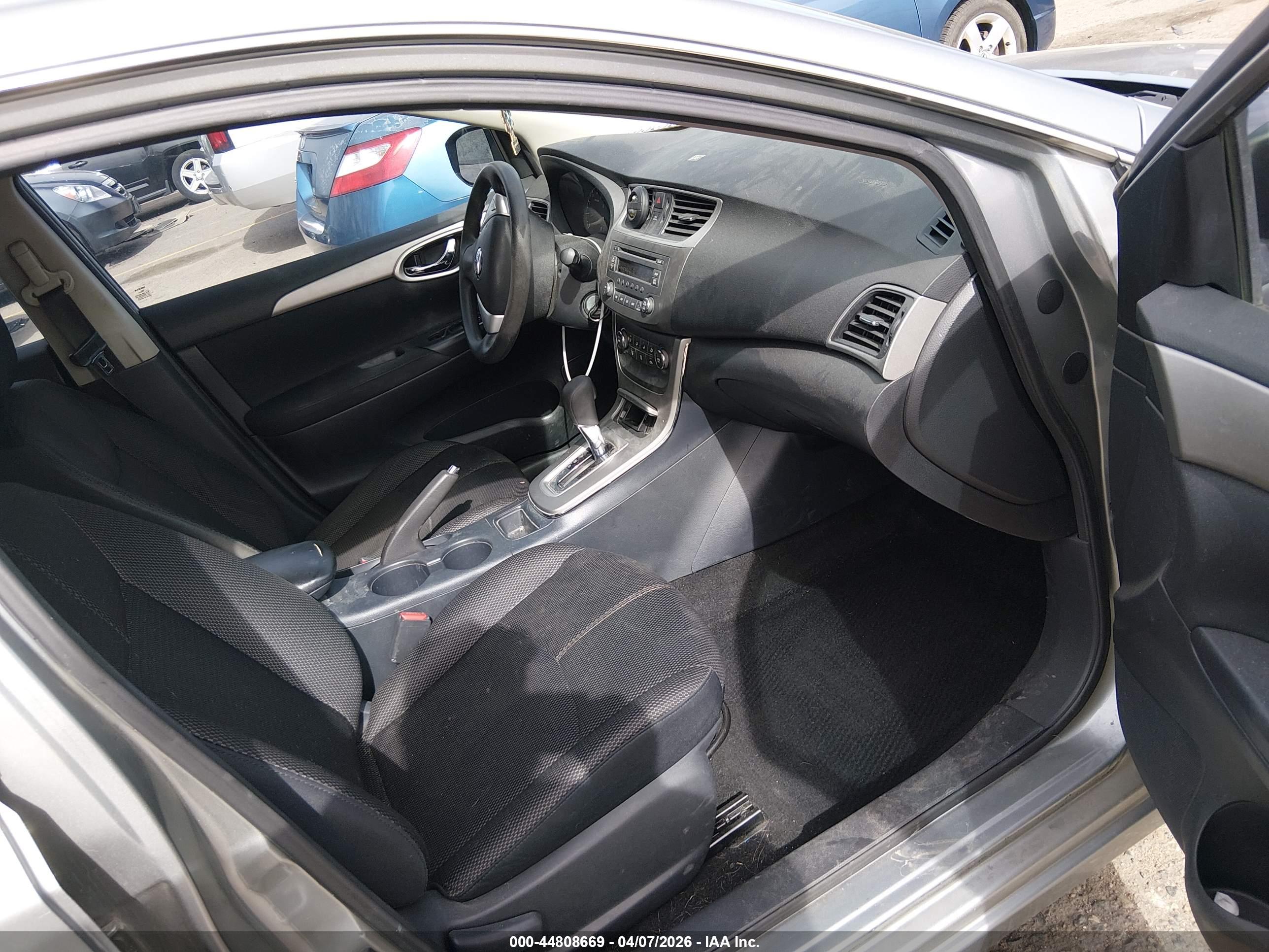 NISSAN SENTRA image 5