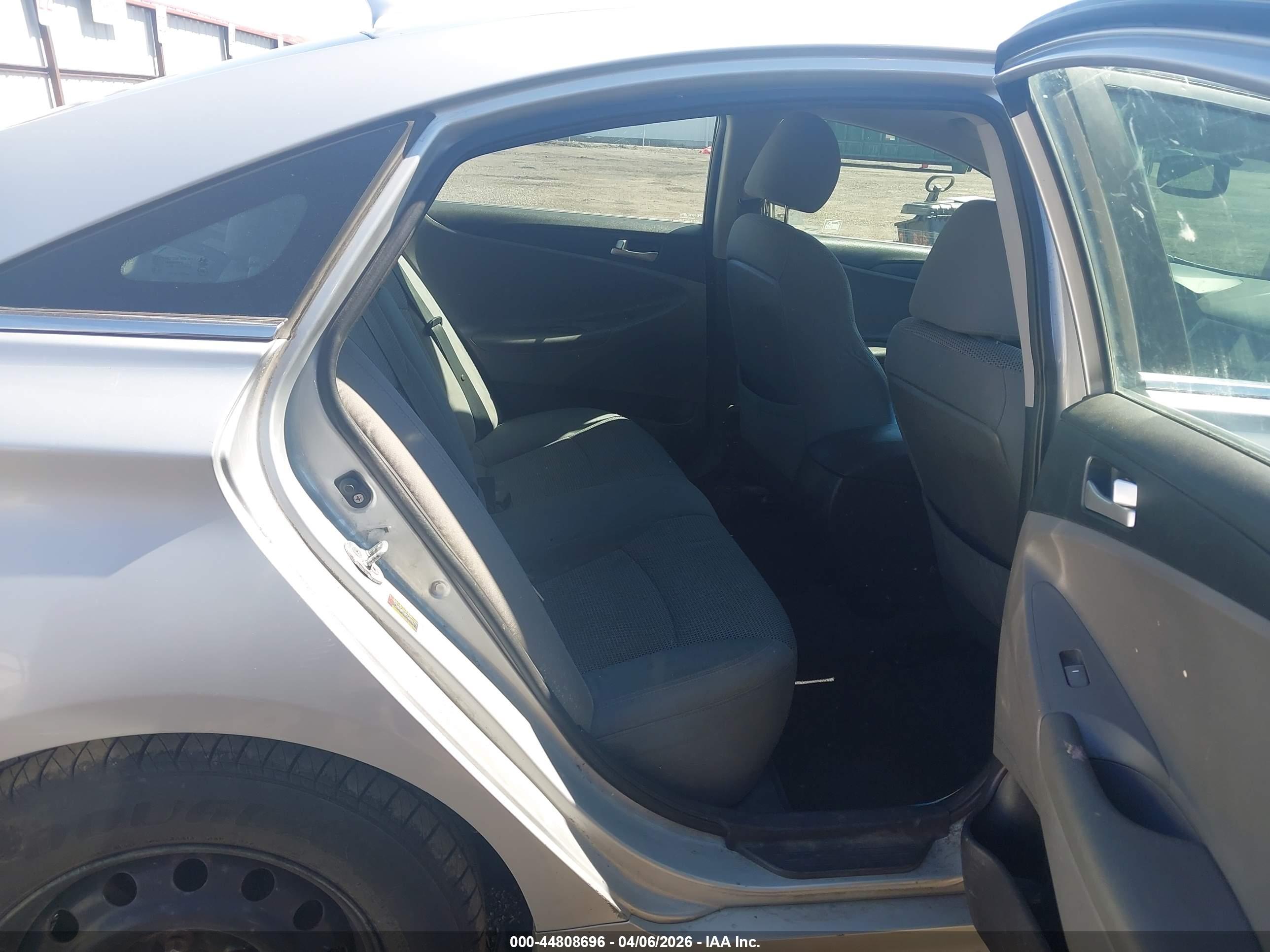 HYUNDAI SONATA image 8