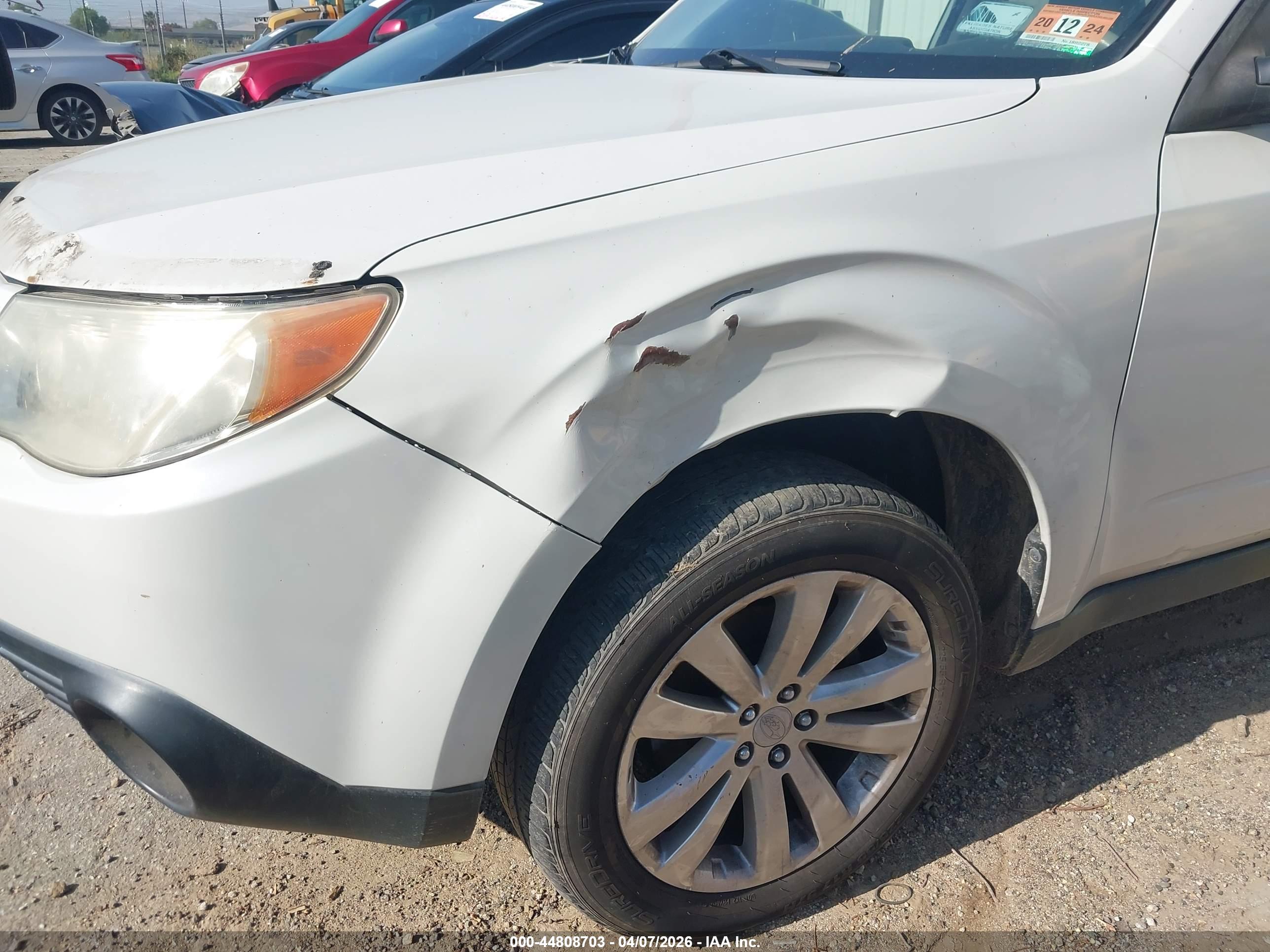 SUBARU FORESTER image 6