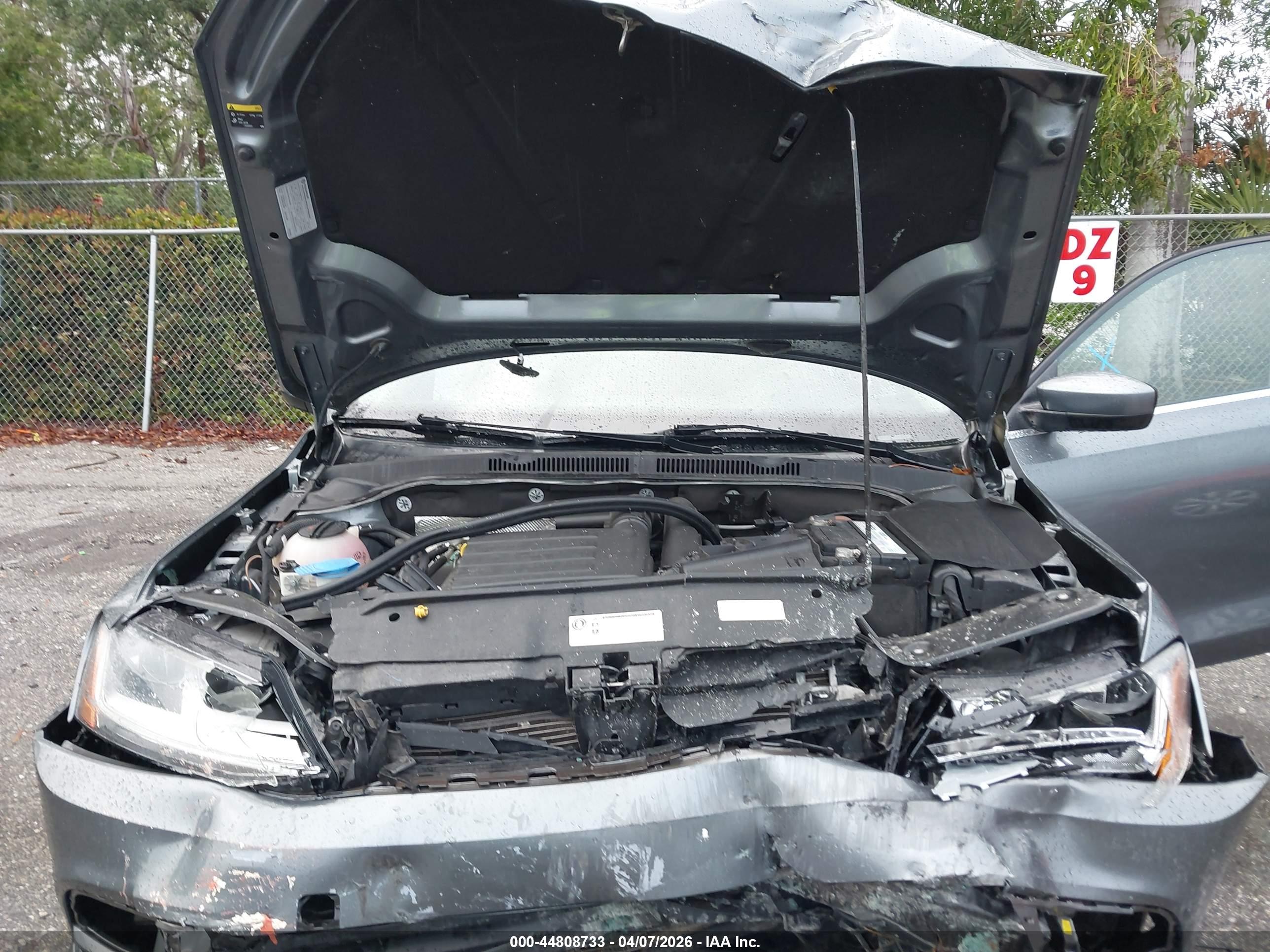 VOLKSWAGEN JETTA image 10