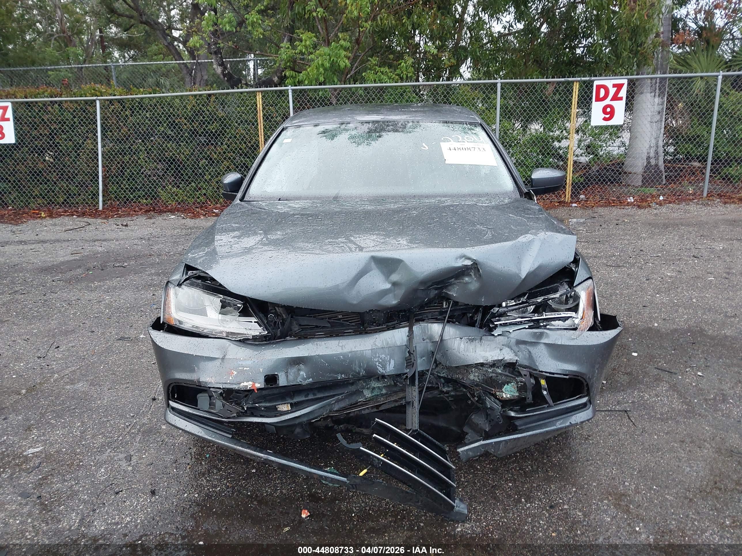 VOLKSWAGEN JETTA image 6