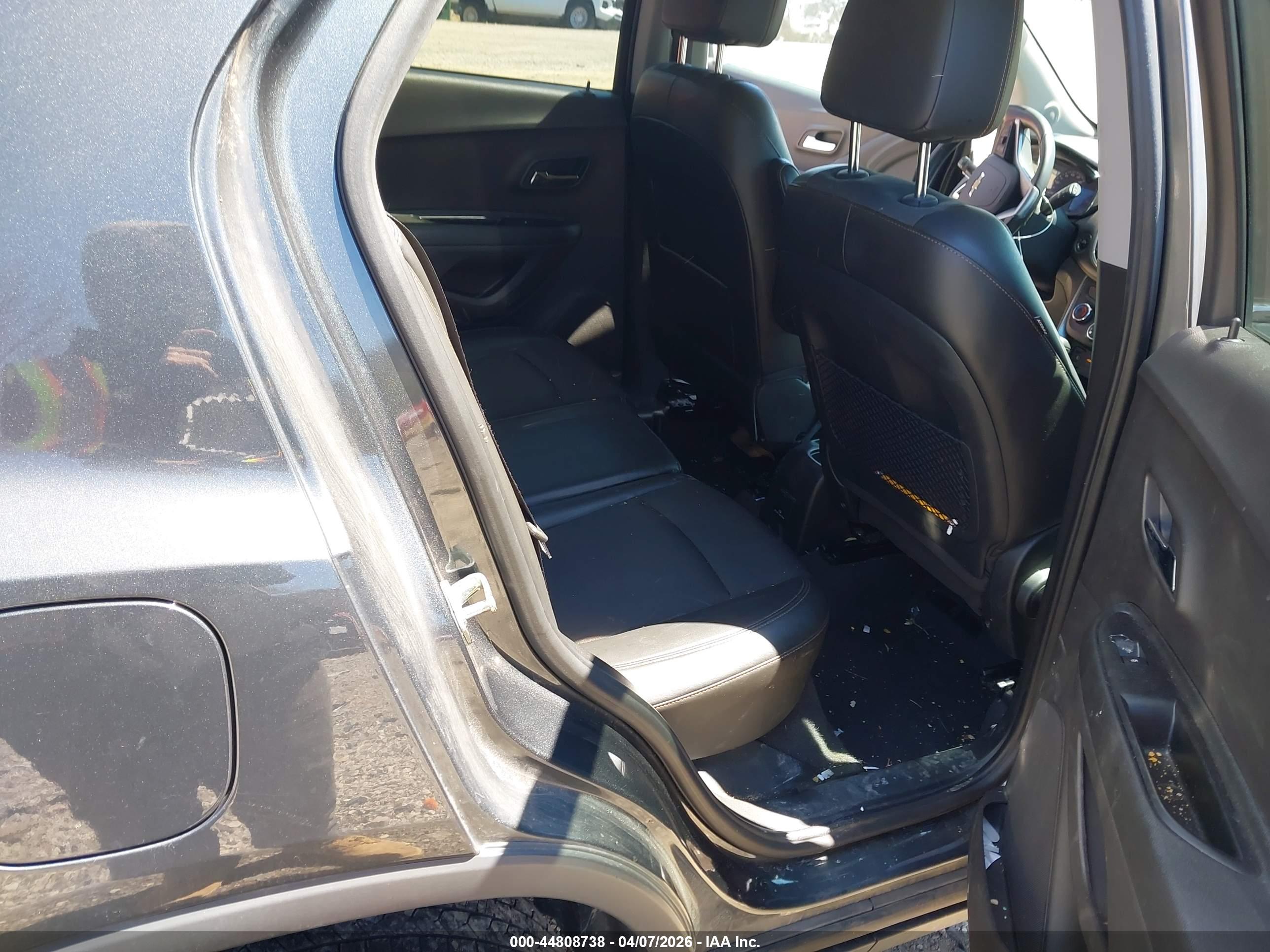CHEVROLET TRAX image 8