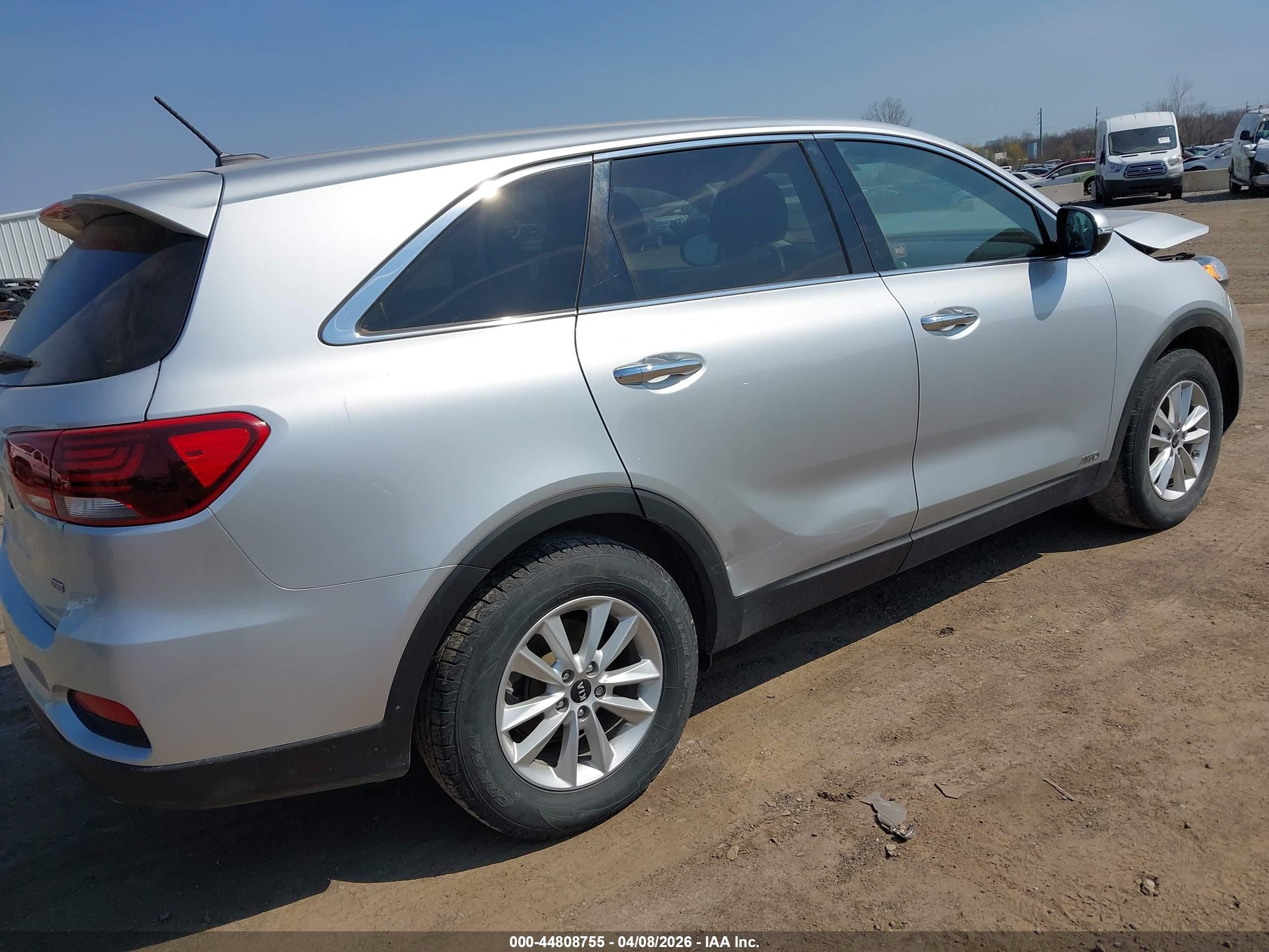 KIA SORENTO image 4